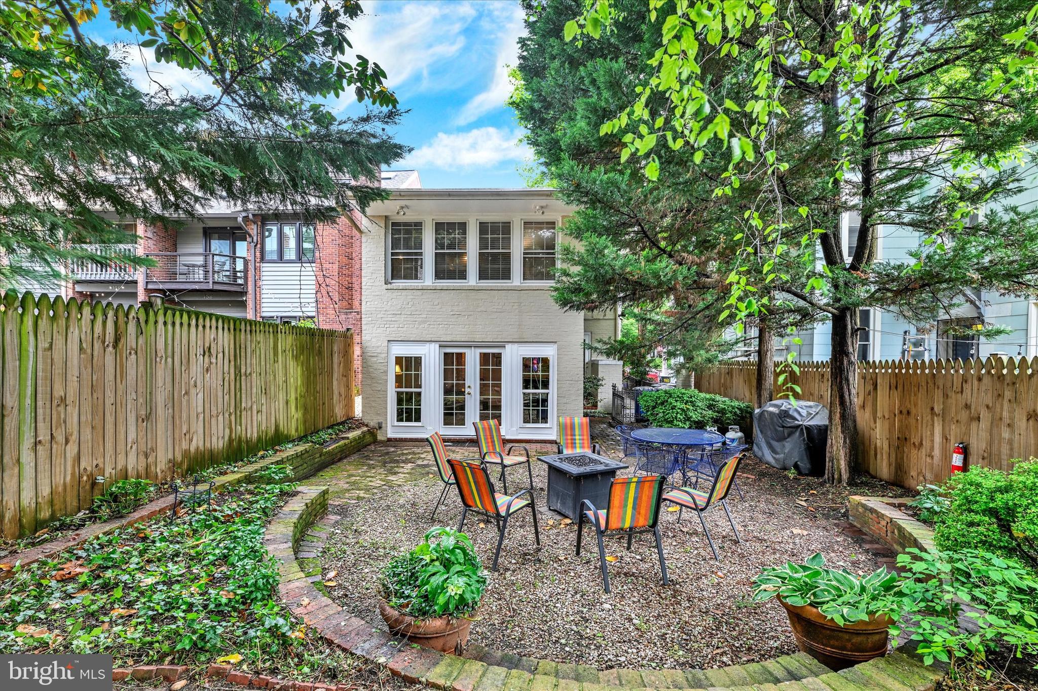 160 GREEN STREET