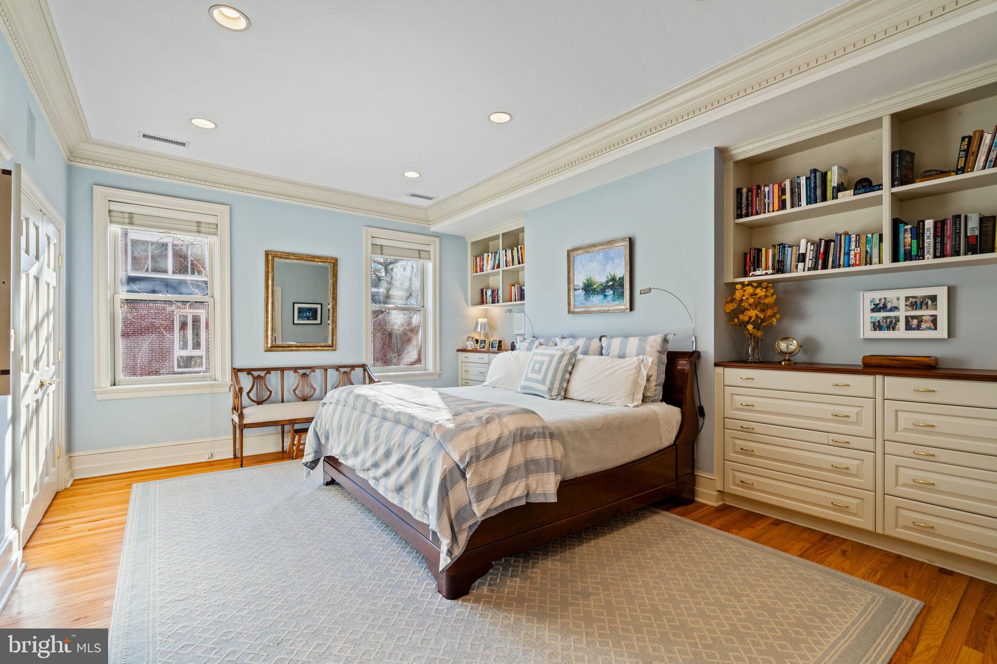 SOCIETY HILL - Residential