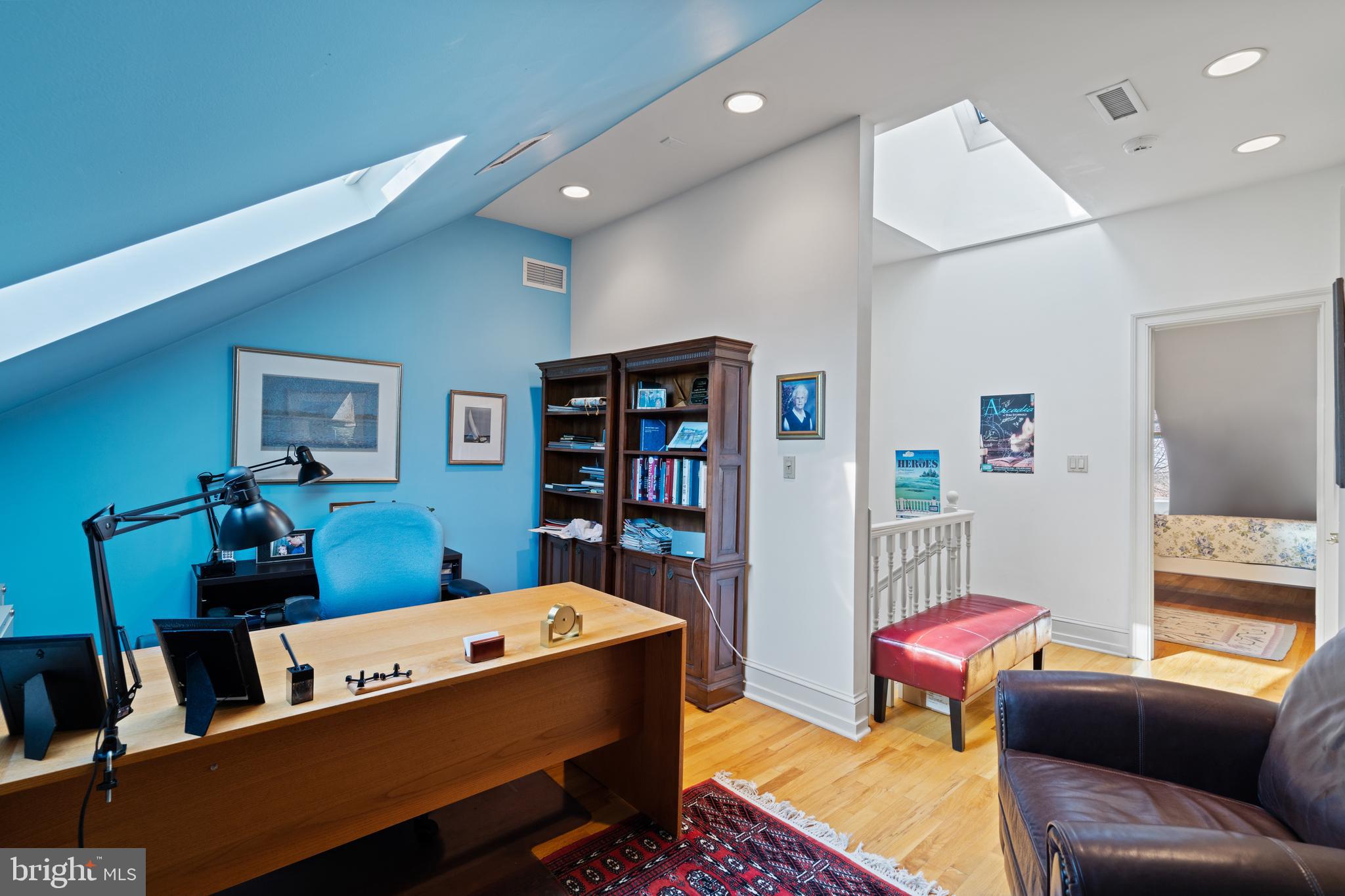 SOCIETY HILL - Residential