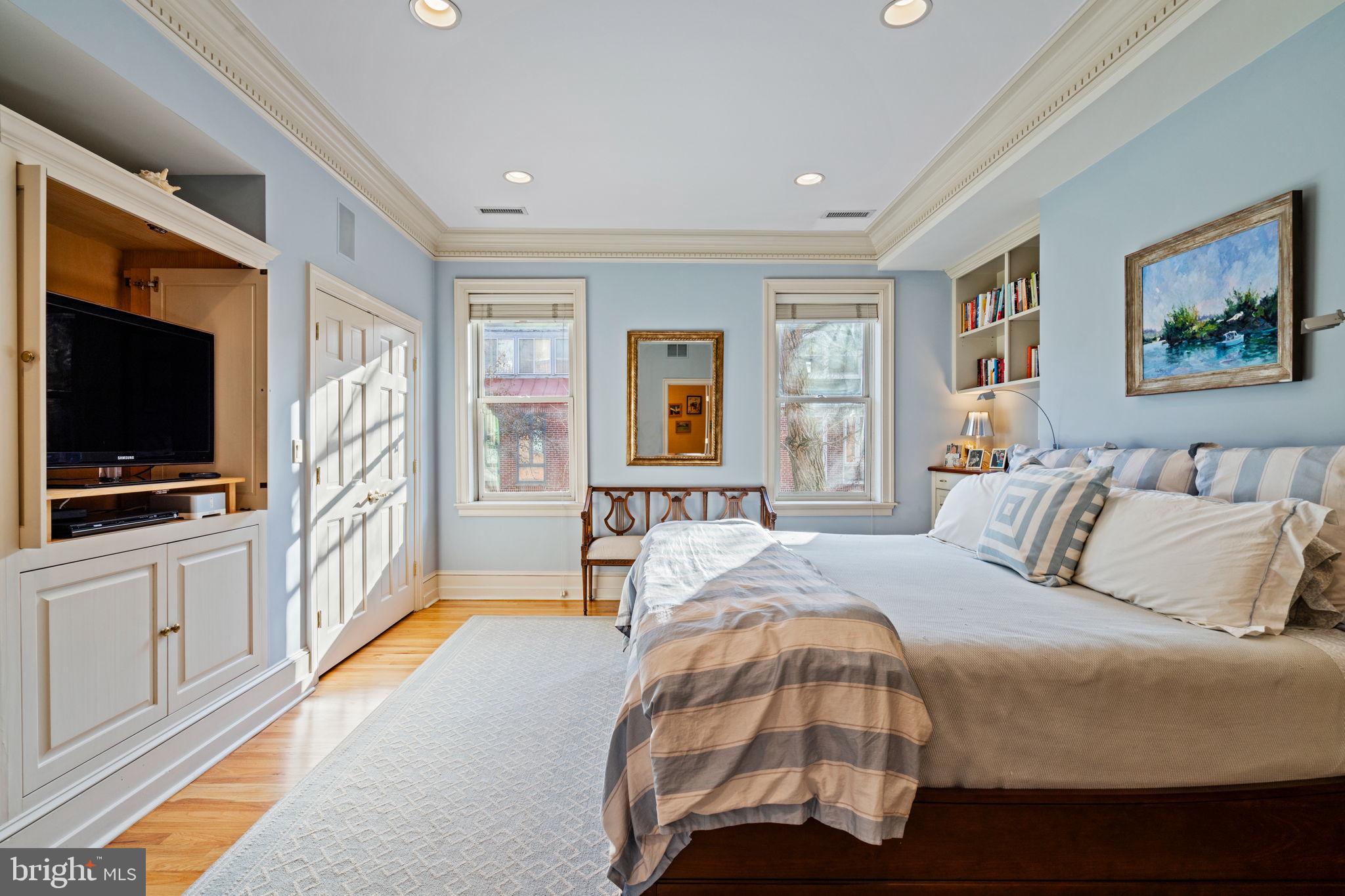 SOCIETY HILL - Residential