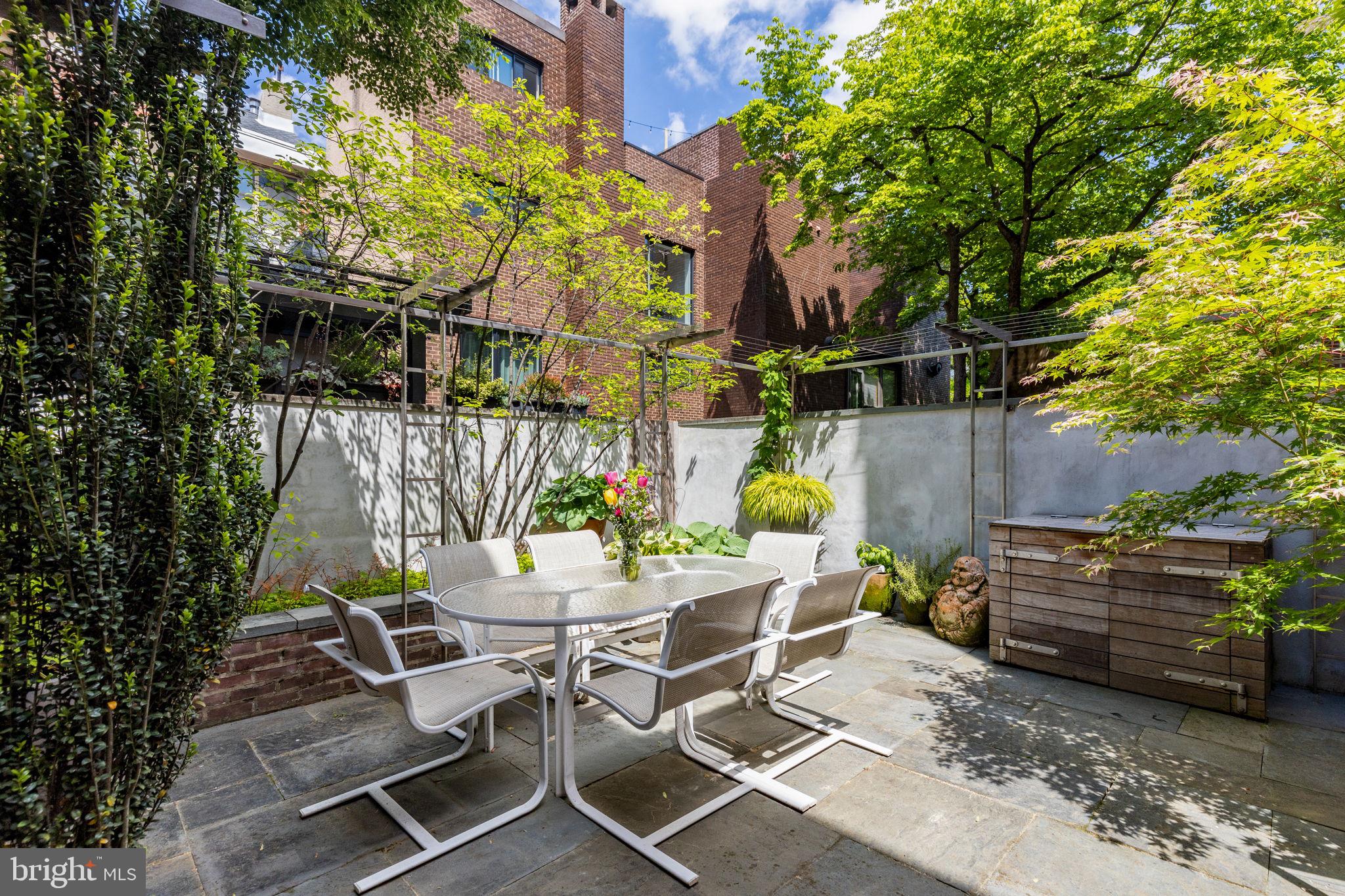 SOCIETY HILL - Residential