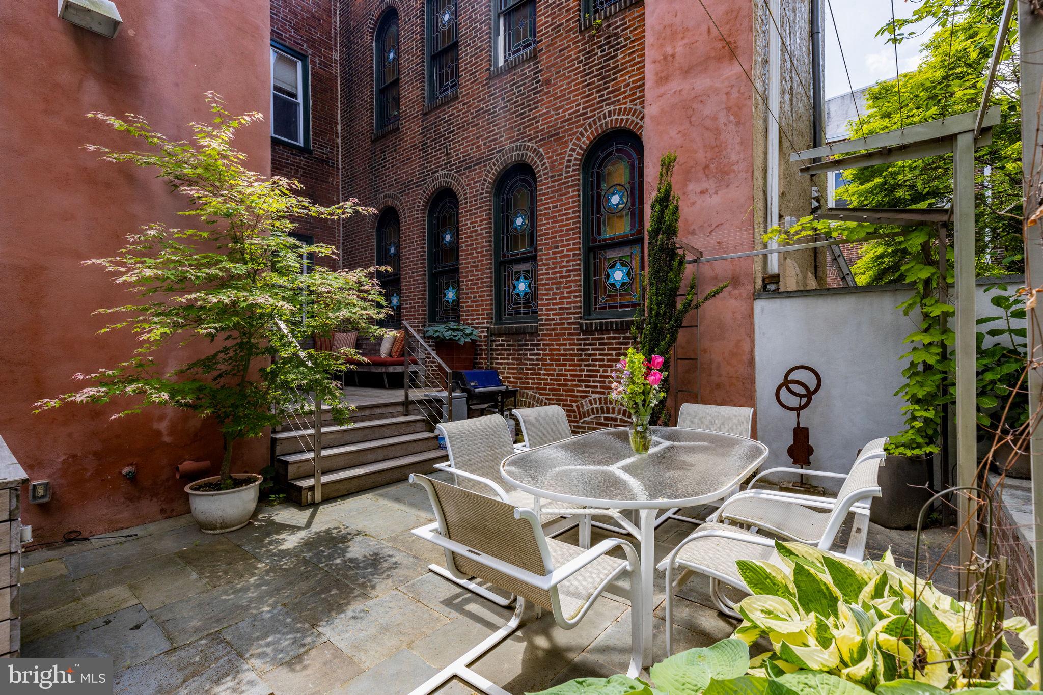 SOCIETY HILL - Residential