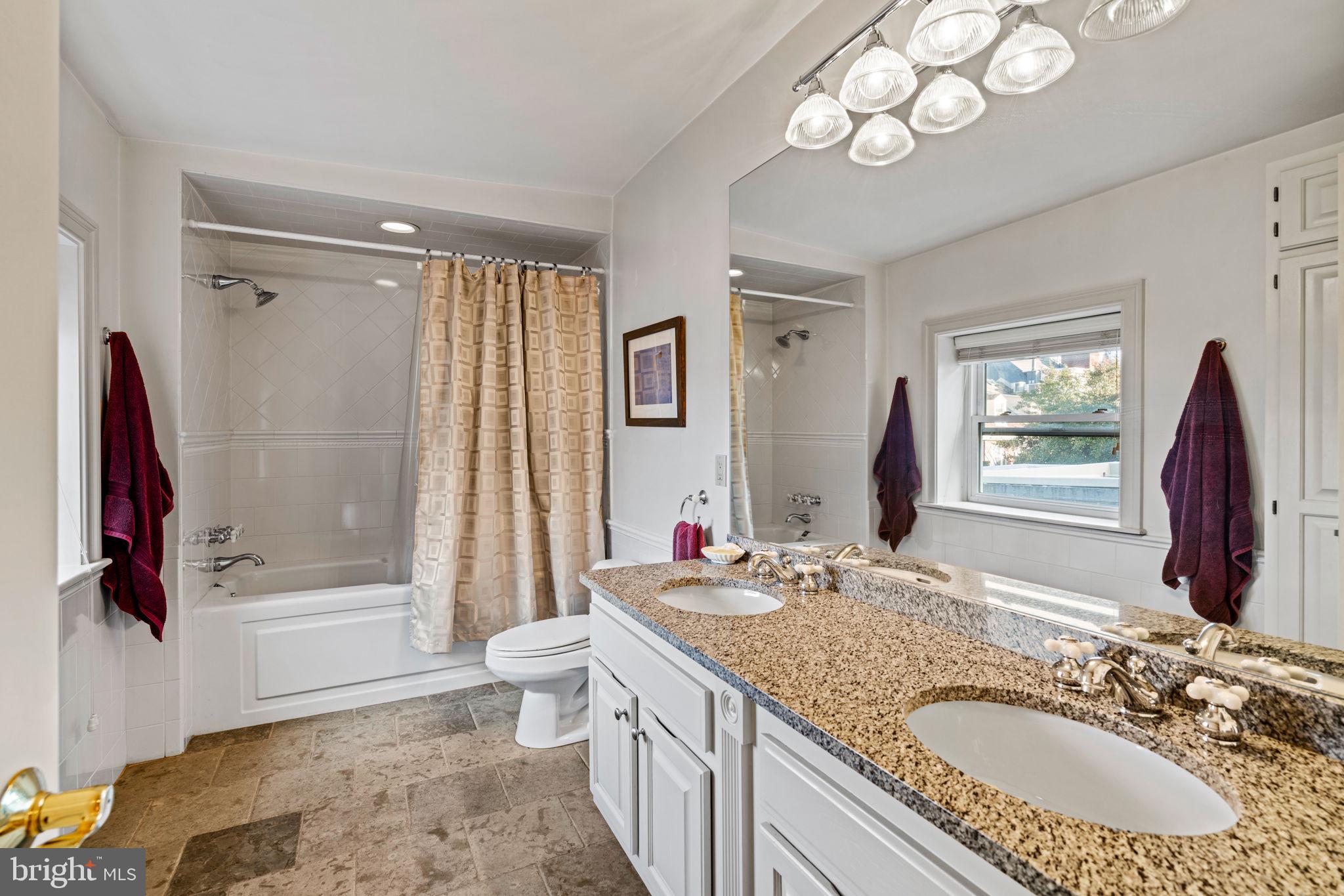 SOCIETY HILL - Residential