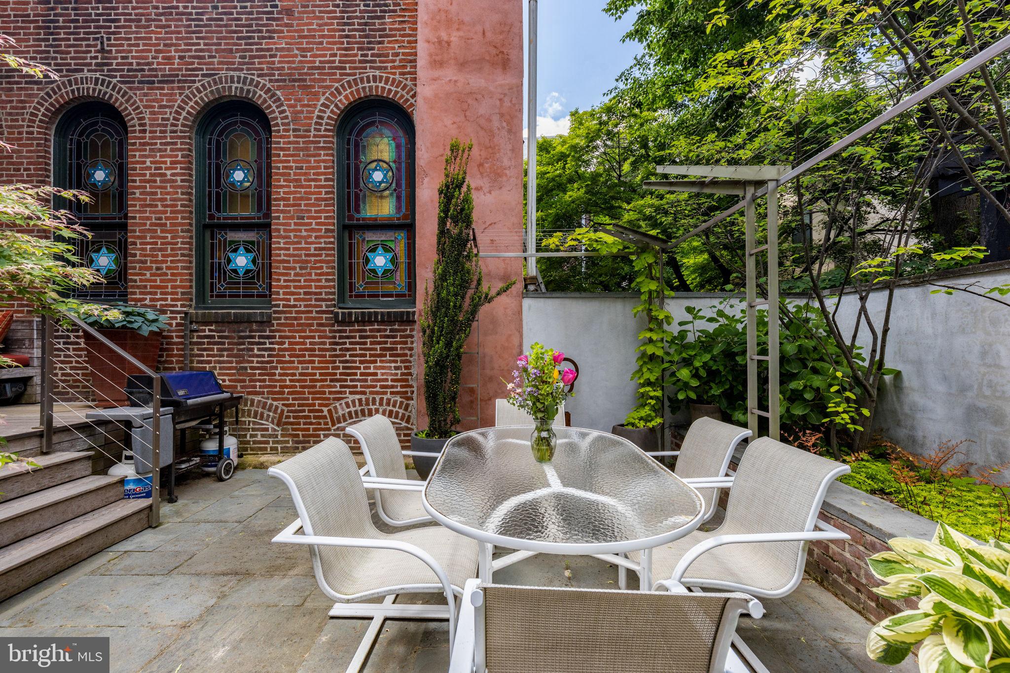 SOCIETY HILL - Residential