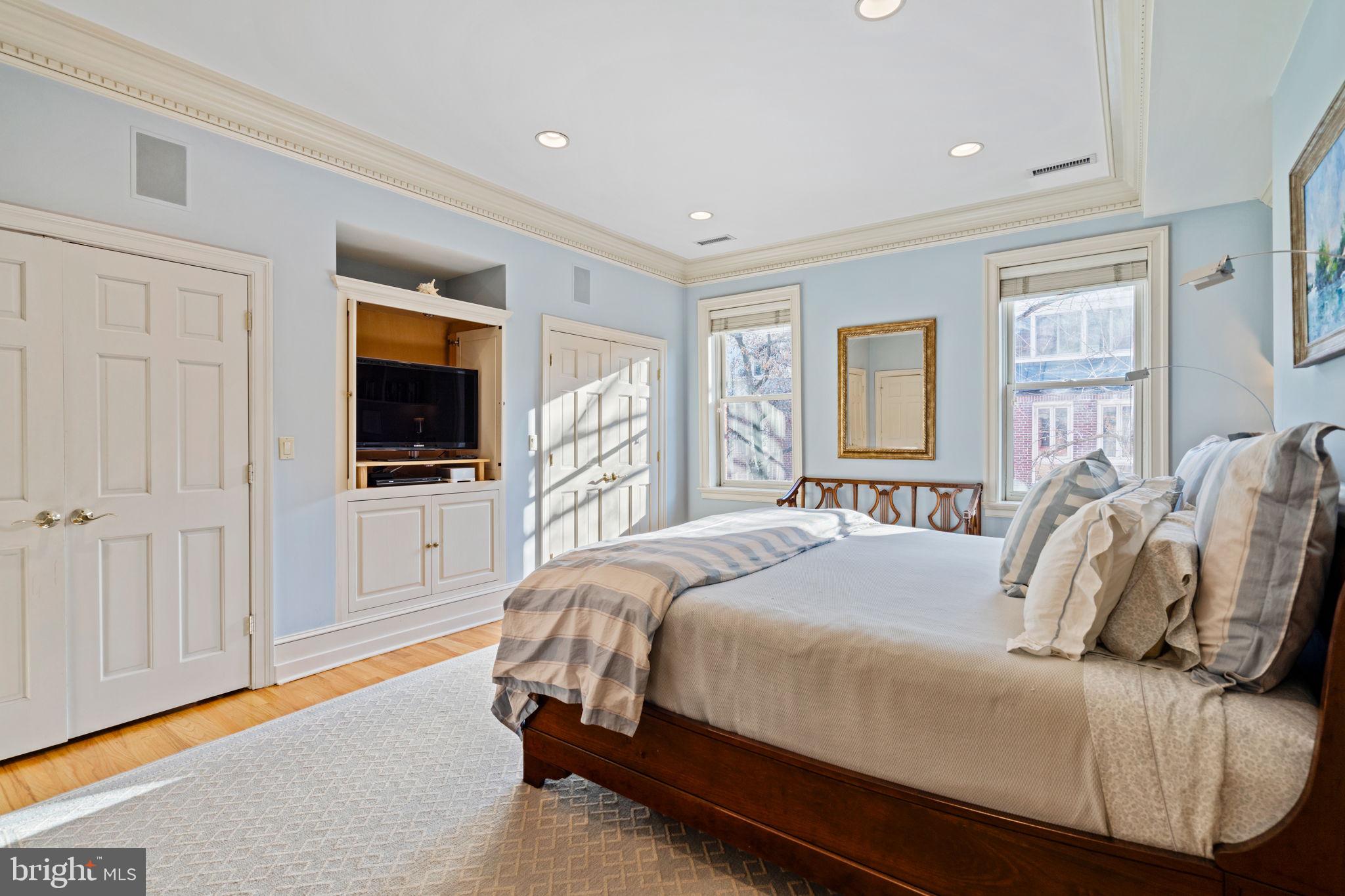 SOCIETY HILL - Residential