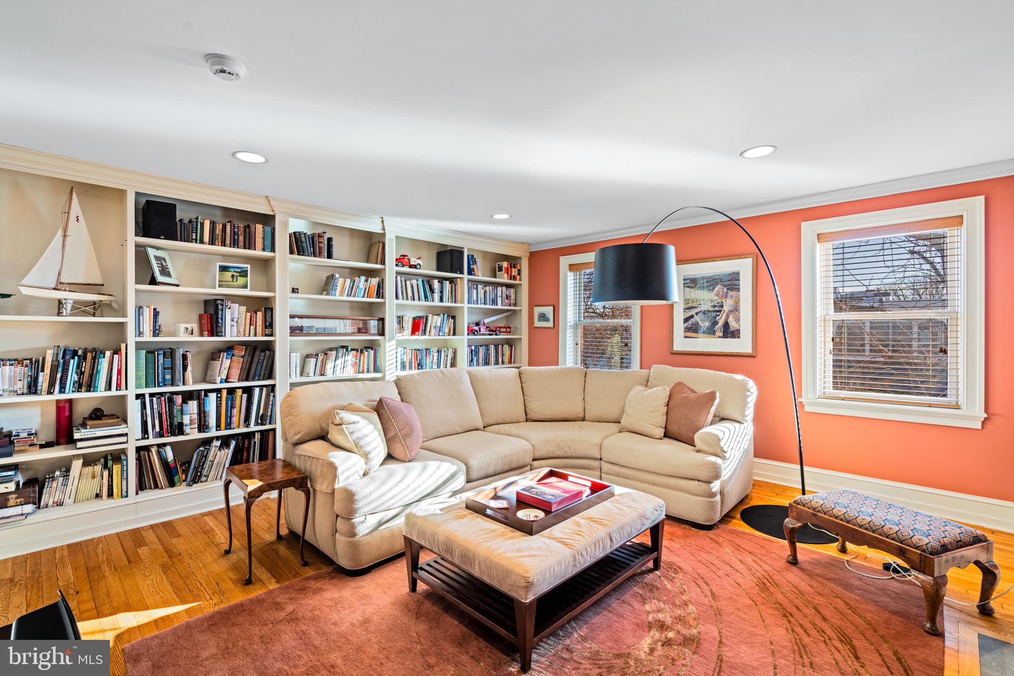 SOCIETY HILL - Residential