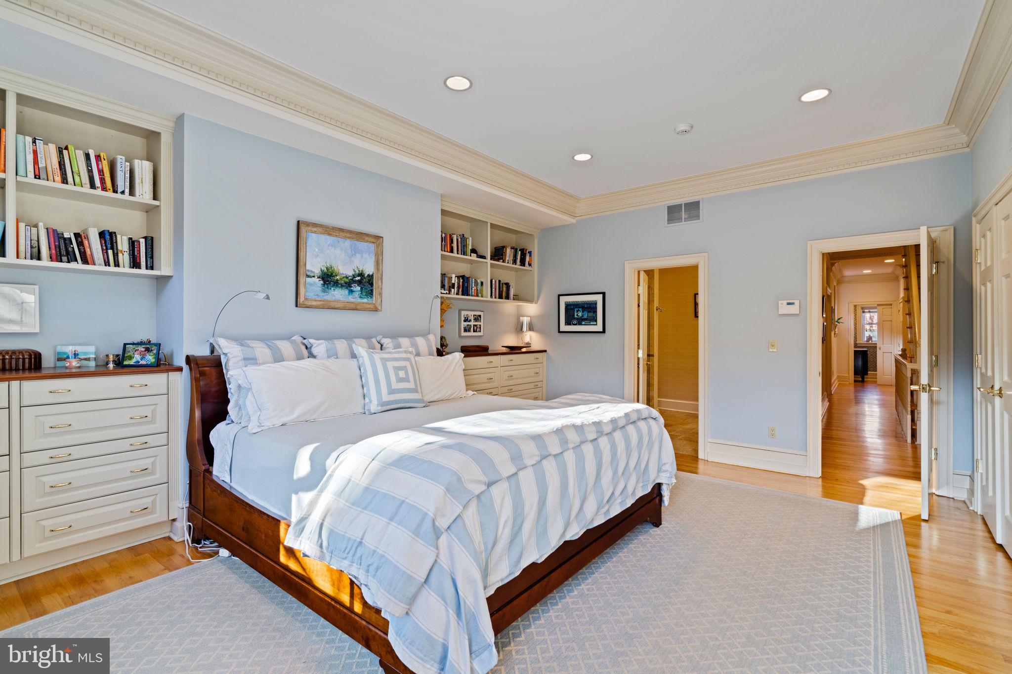 SOCIETY HILL - Residential