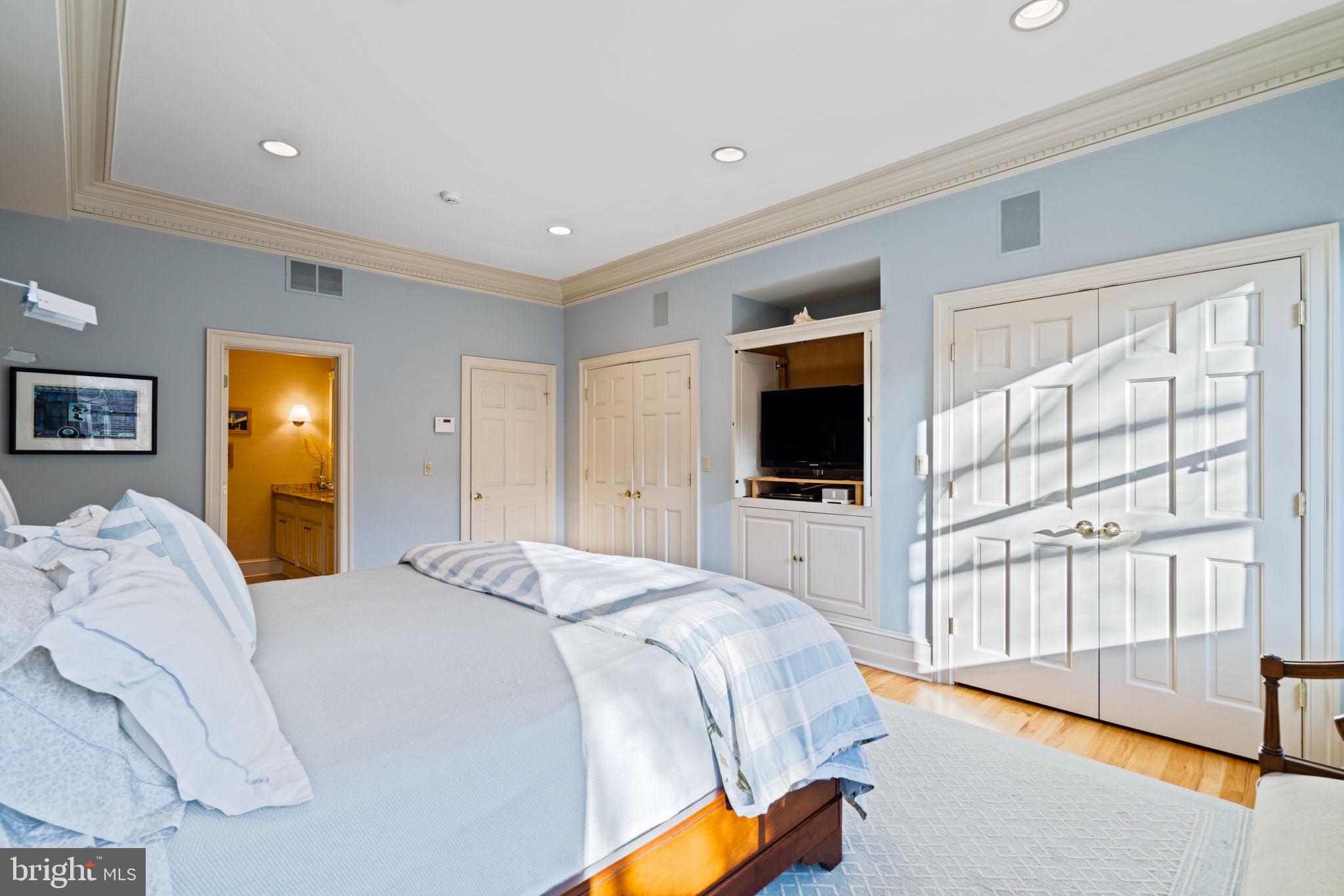 SOCIETY HILL - Residential