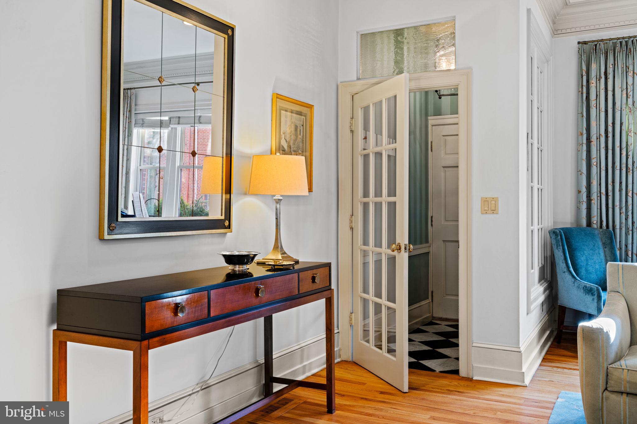 SOCIETY HILL - Residential