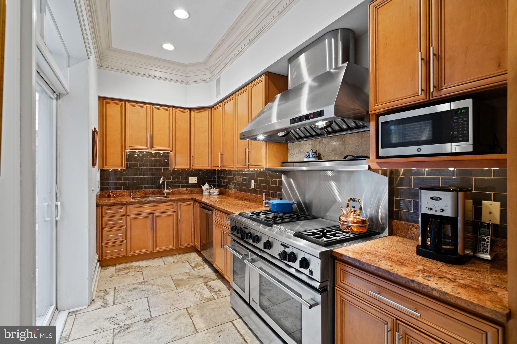 SOCIETY HILL - Residential