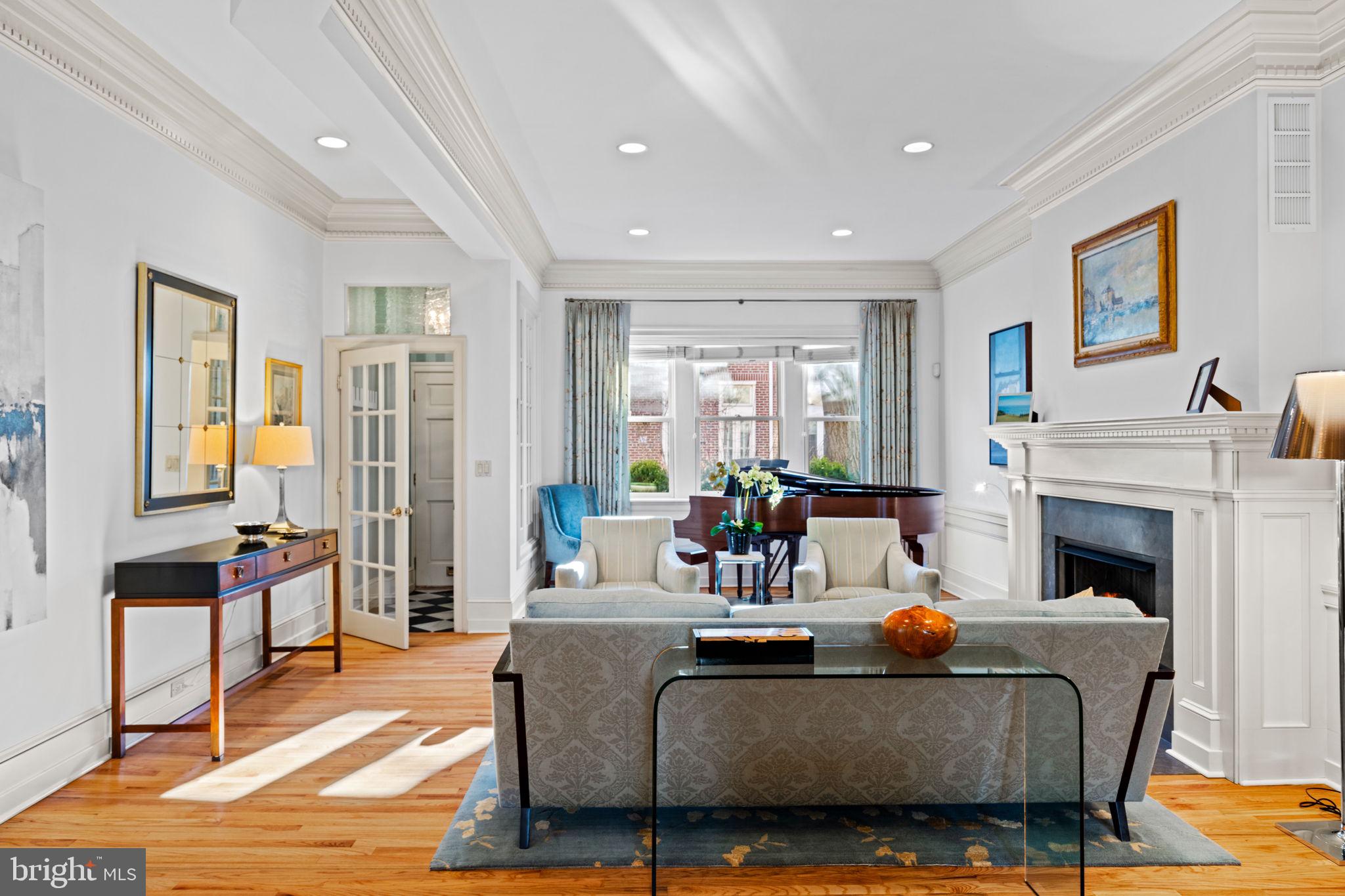 SOCIETY HILL - Residential