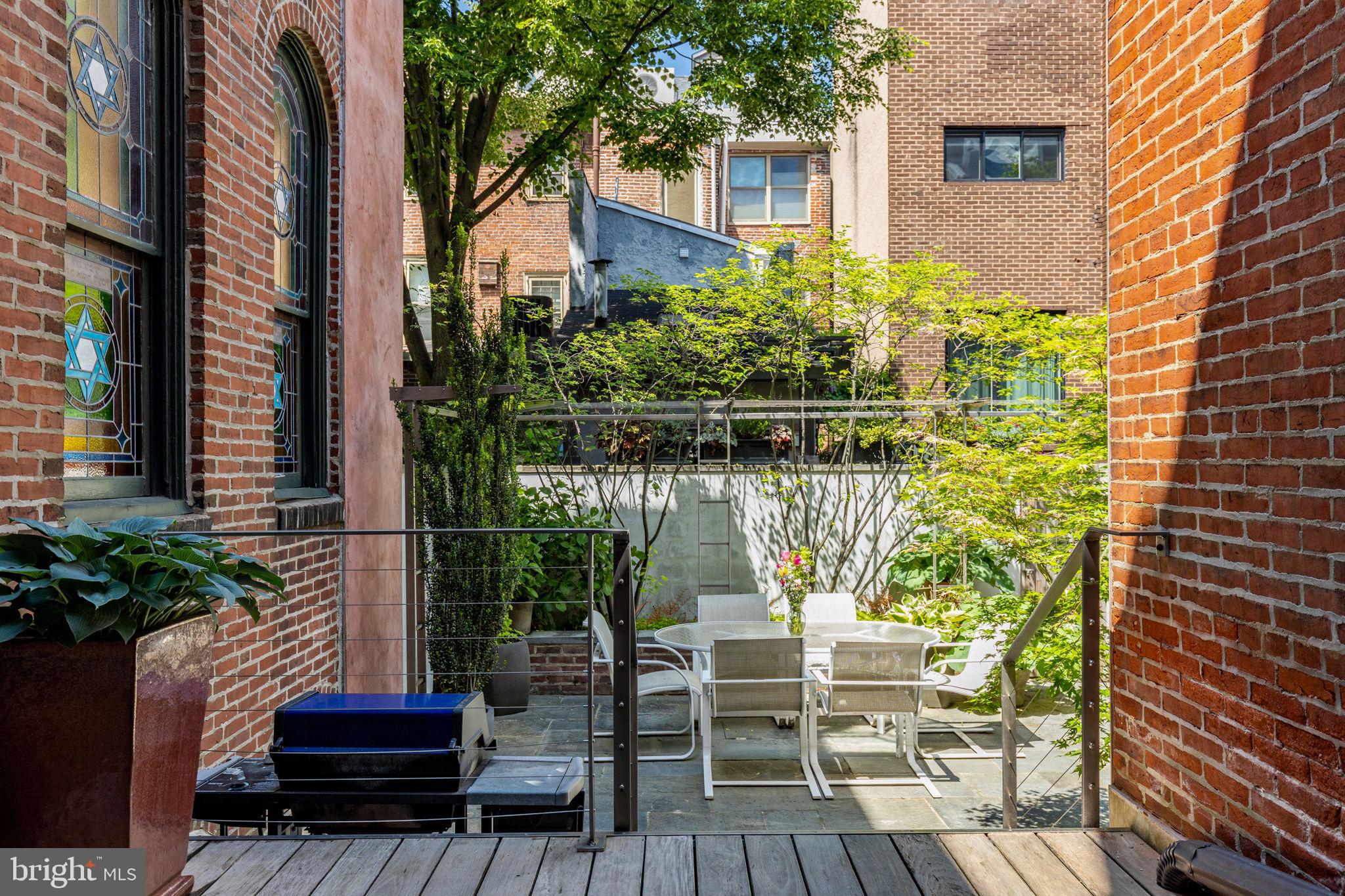 SOCIETY HILL - Residential