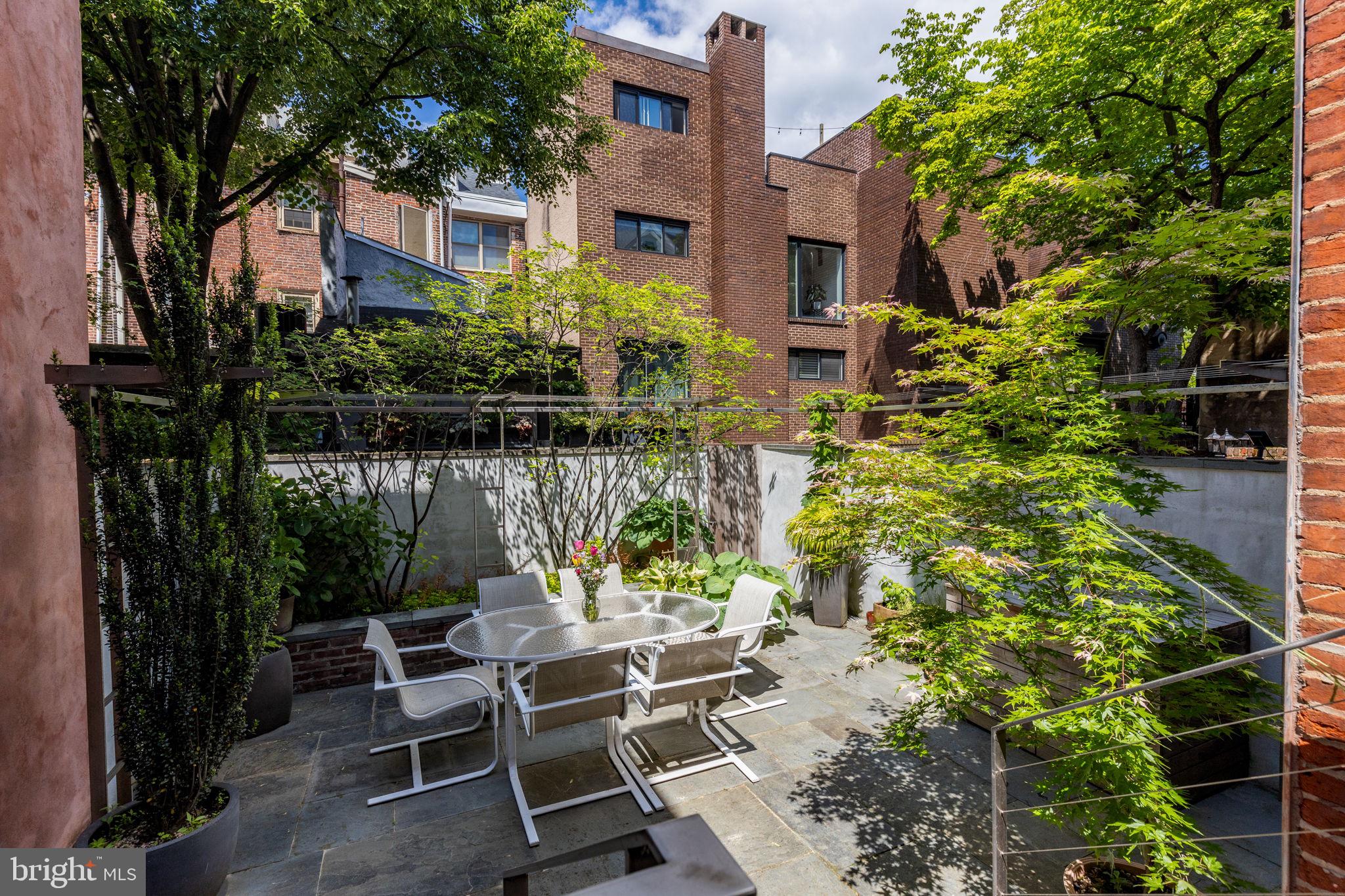 SOCIETY HILL - Residential