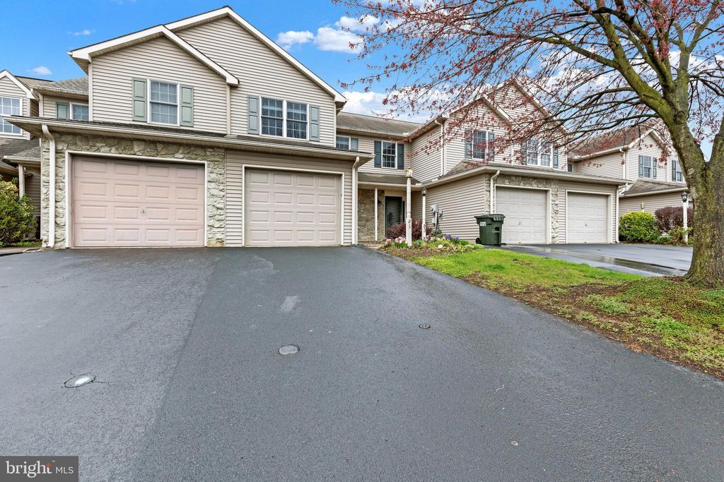 Photo of 81 Pebble Creek Drive, Lititz, PA 17543 (MLS # PALA2048960)