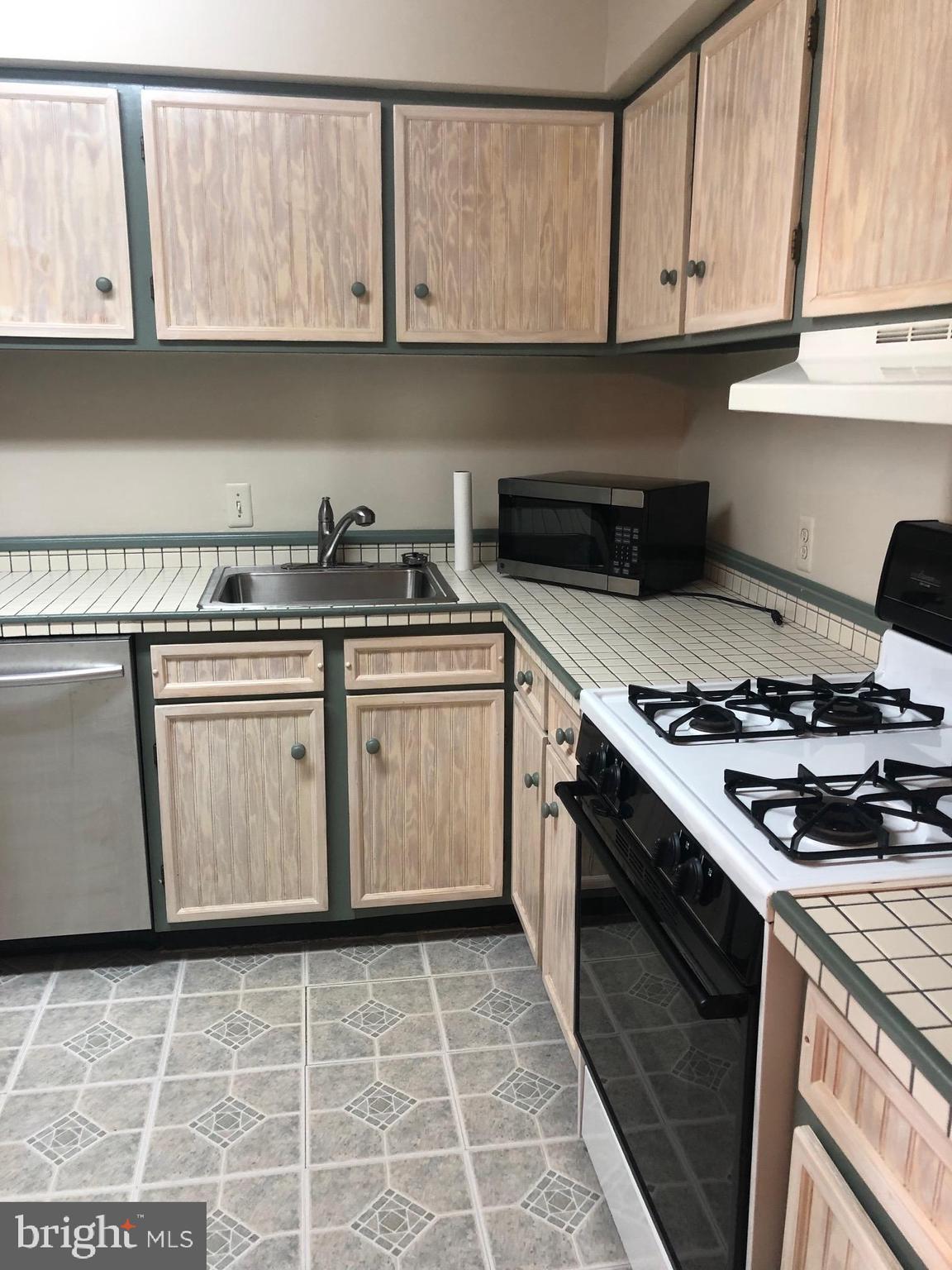 BERKSHIRE ESTATES - Residential Lease