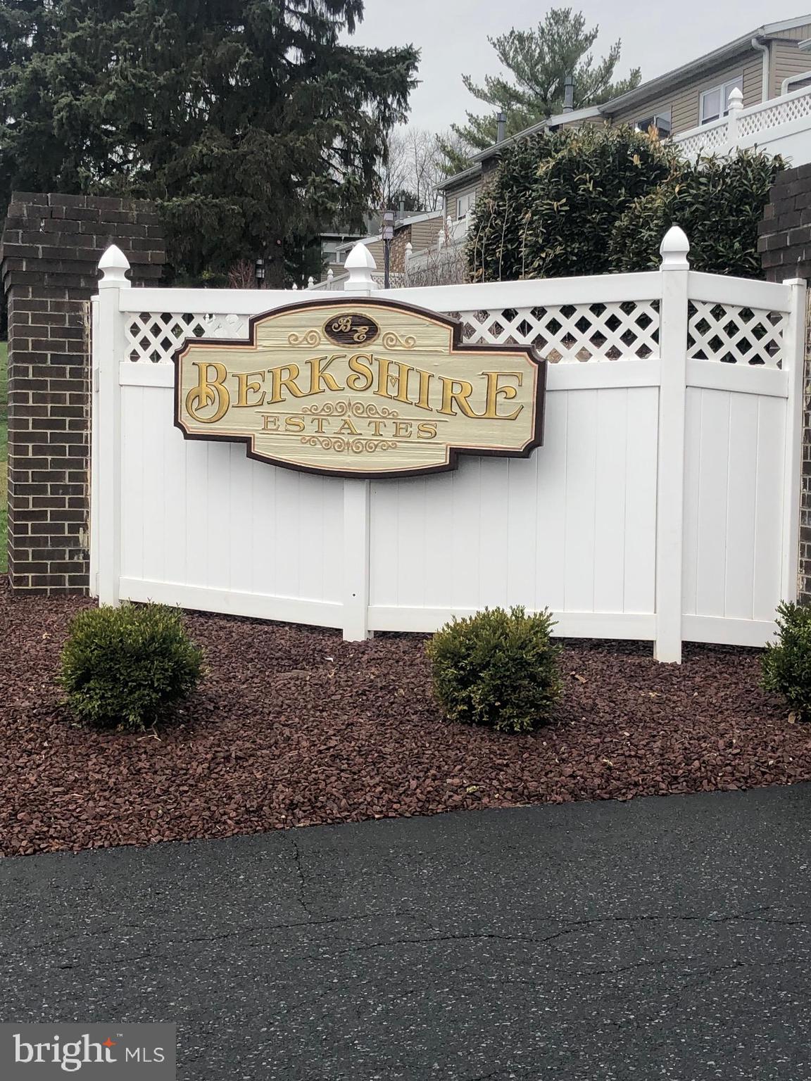 Now for Rent!! One bedroom, one bath unit in Berkshire Estates. This well maintained unit has washer, dryer, refrigerator and dishwasher. The dining area has wood laminate floors for easy cleaning.. The rent includes most utilities except electric.There is a community pool to enjoy during the summer months. There is one assigned space for parking, but there is plenty of additional parking when needed. Please make your appt today!! The owner is willing to consider and rent to own option.
The pictures are from previous listing.