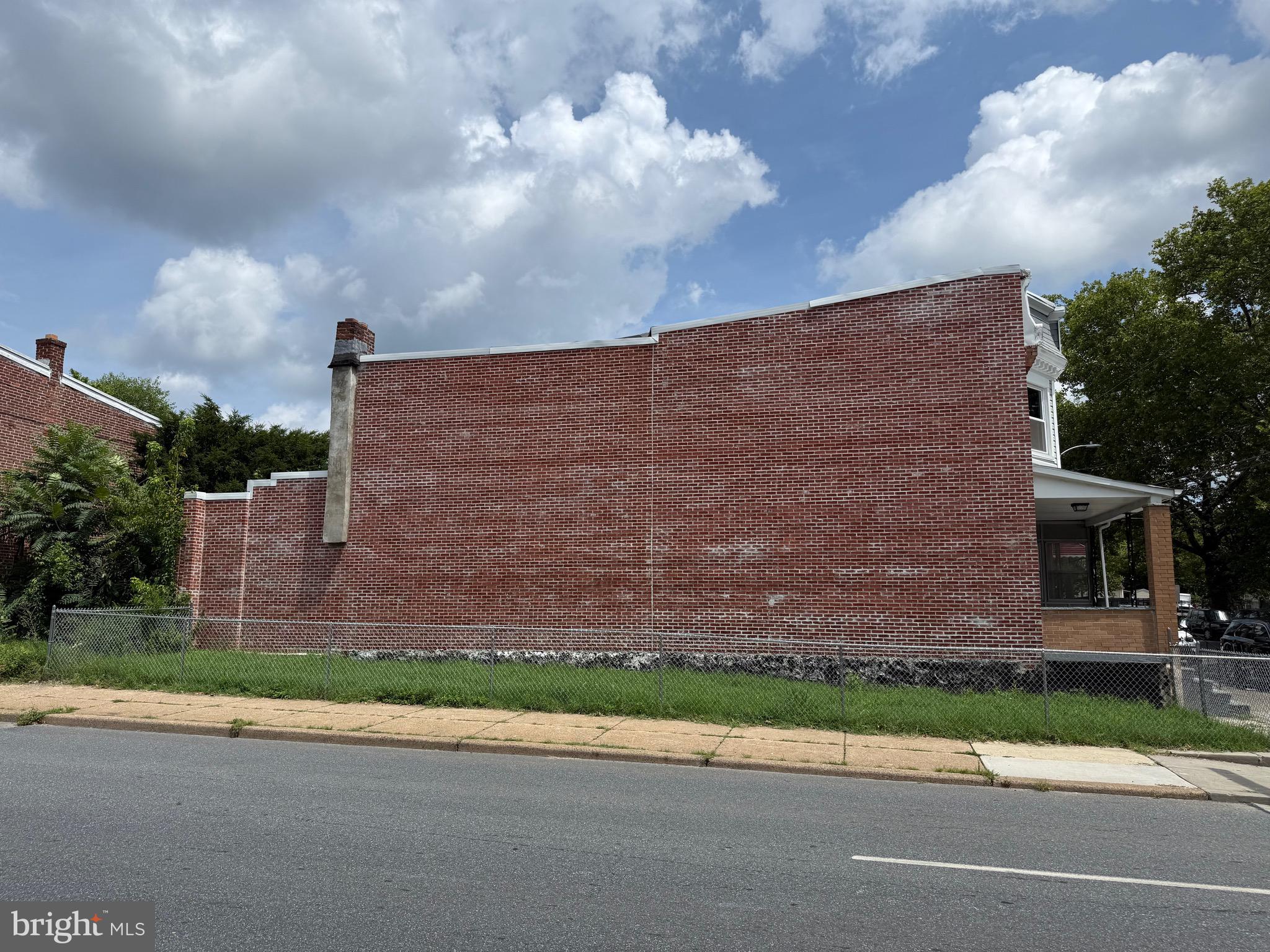 201 N DUPONT STREET