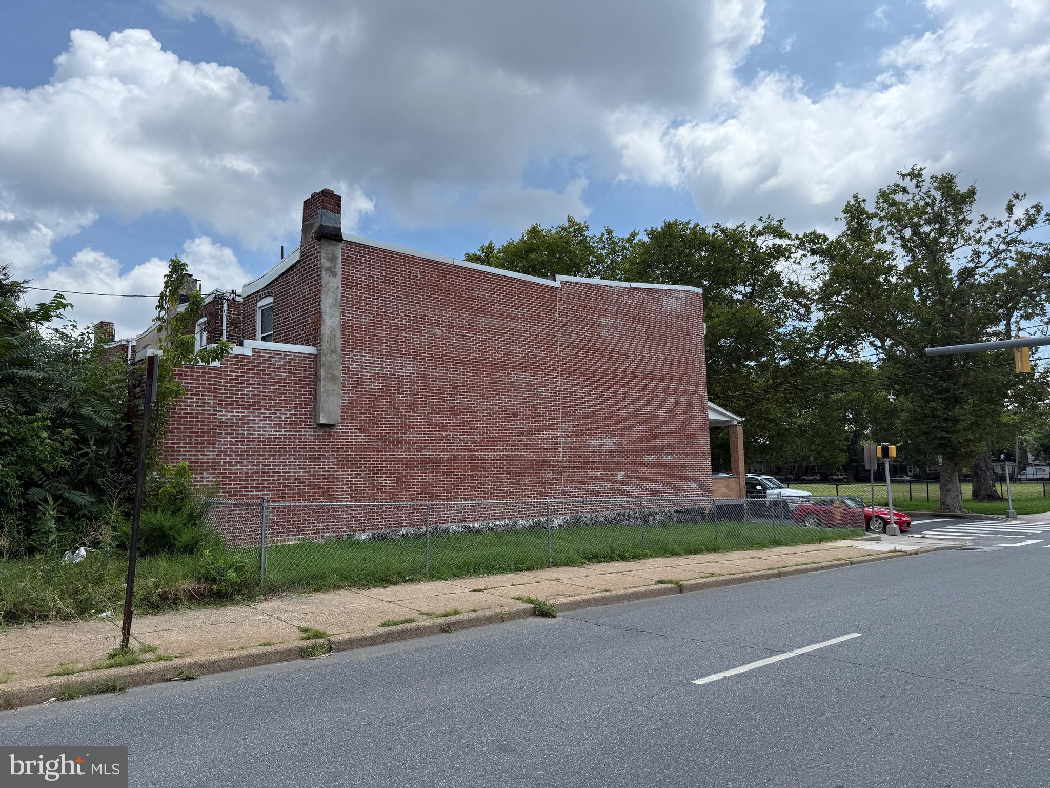201 N DUPONT STREET