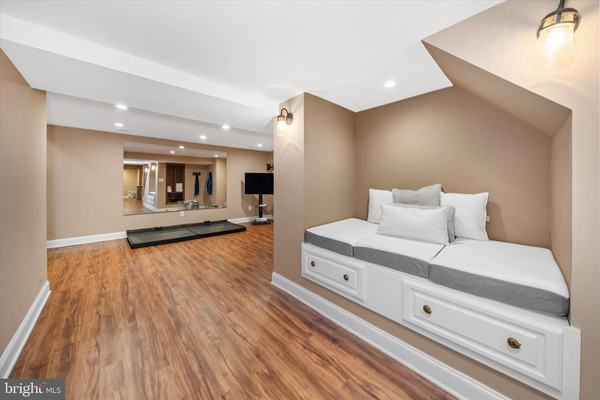 ARDMOOR - Residential