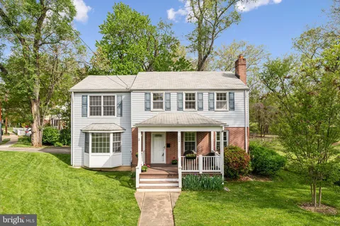 1000 Patrick Henry Drive, Arlington, VA MLS: VAAR2056580