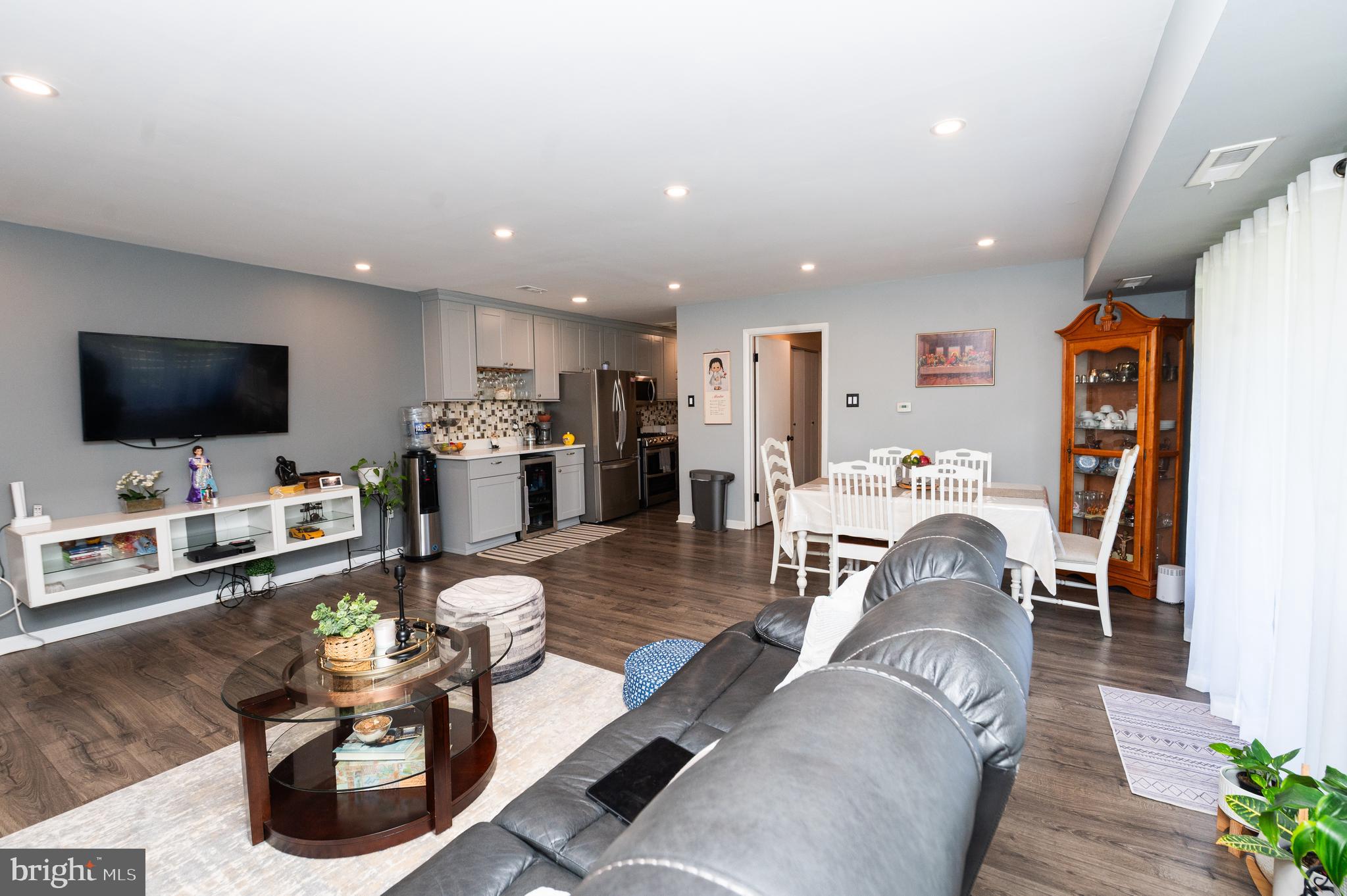 PARK TERRACE - Residential Lease