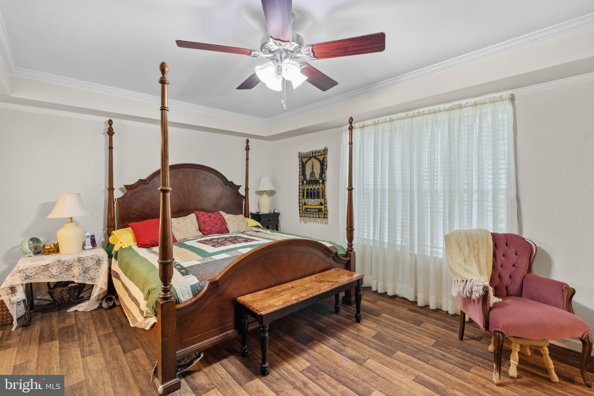 SHERMAN ESTATES - Residential