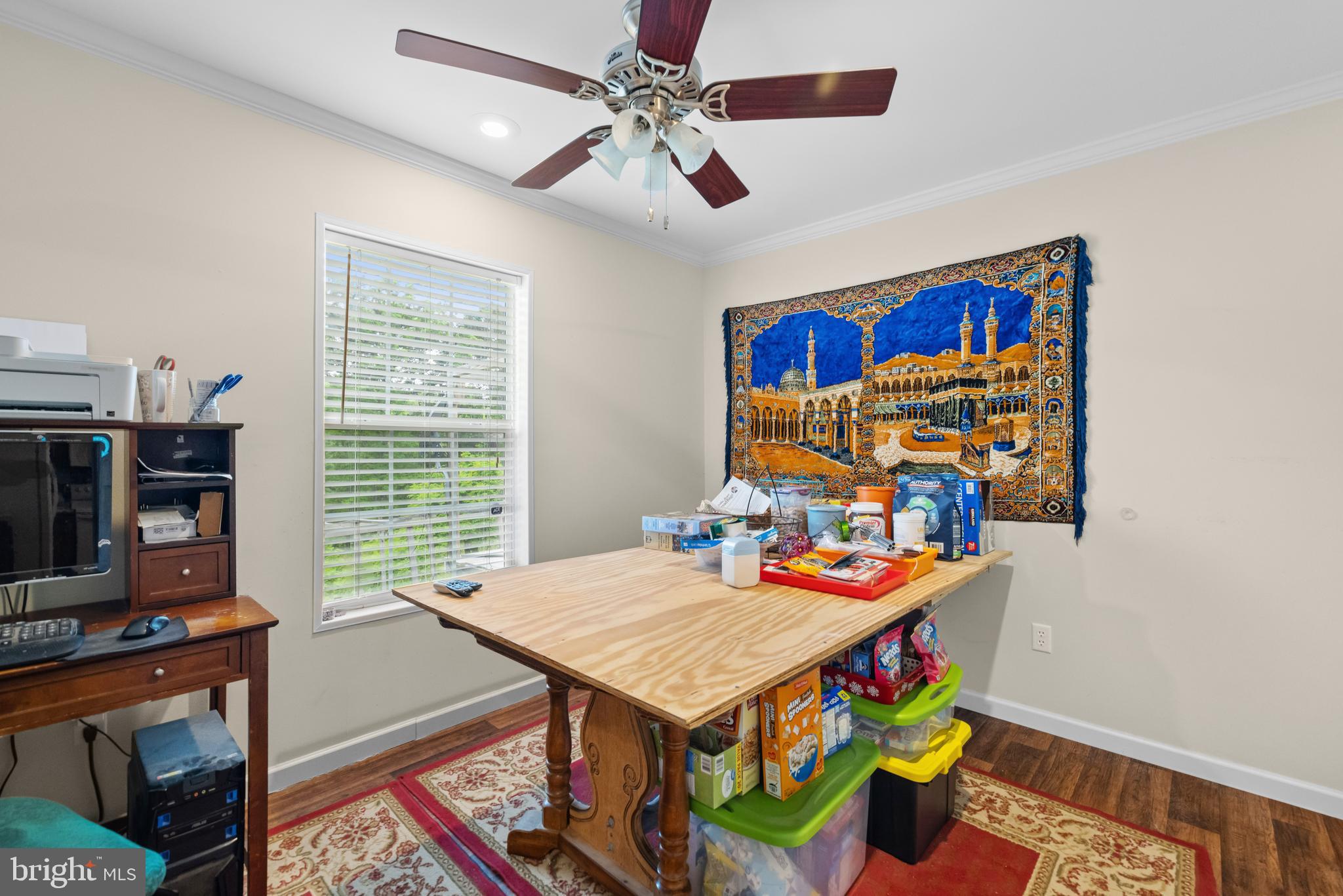 SHERMAN ESTATES - Residential