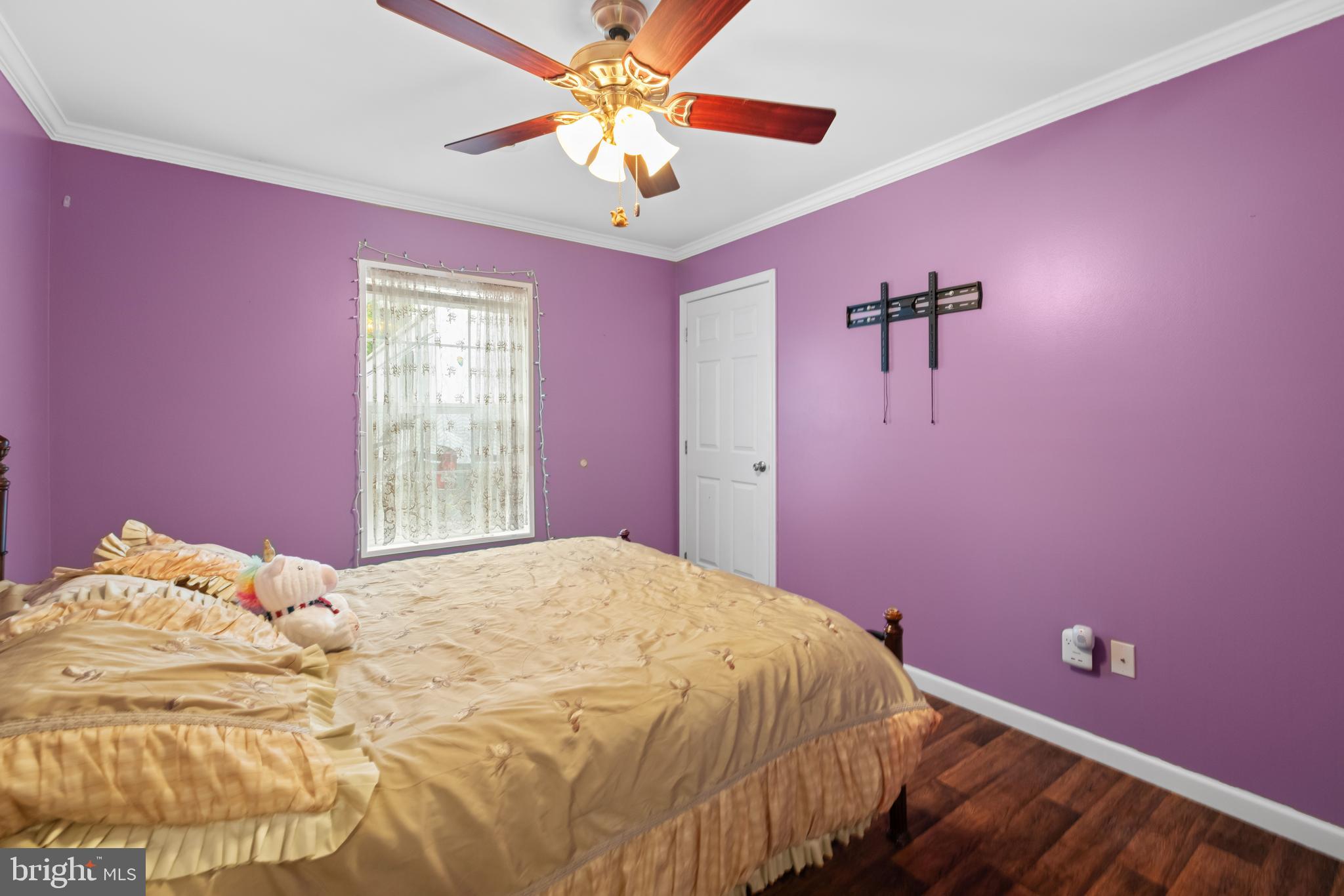 SHERMAN ESTATES - Residential