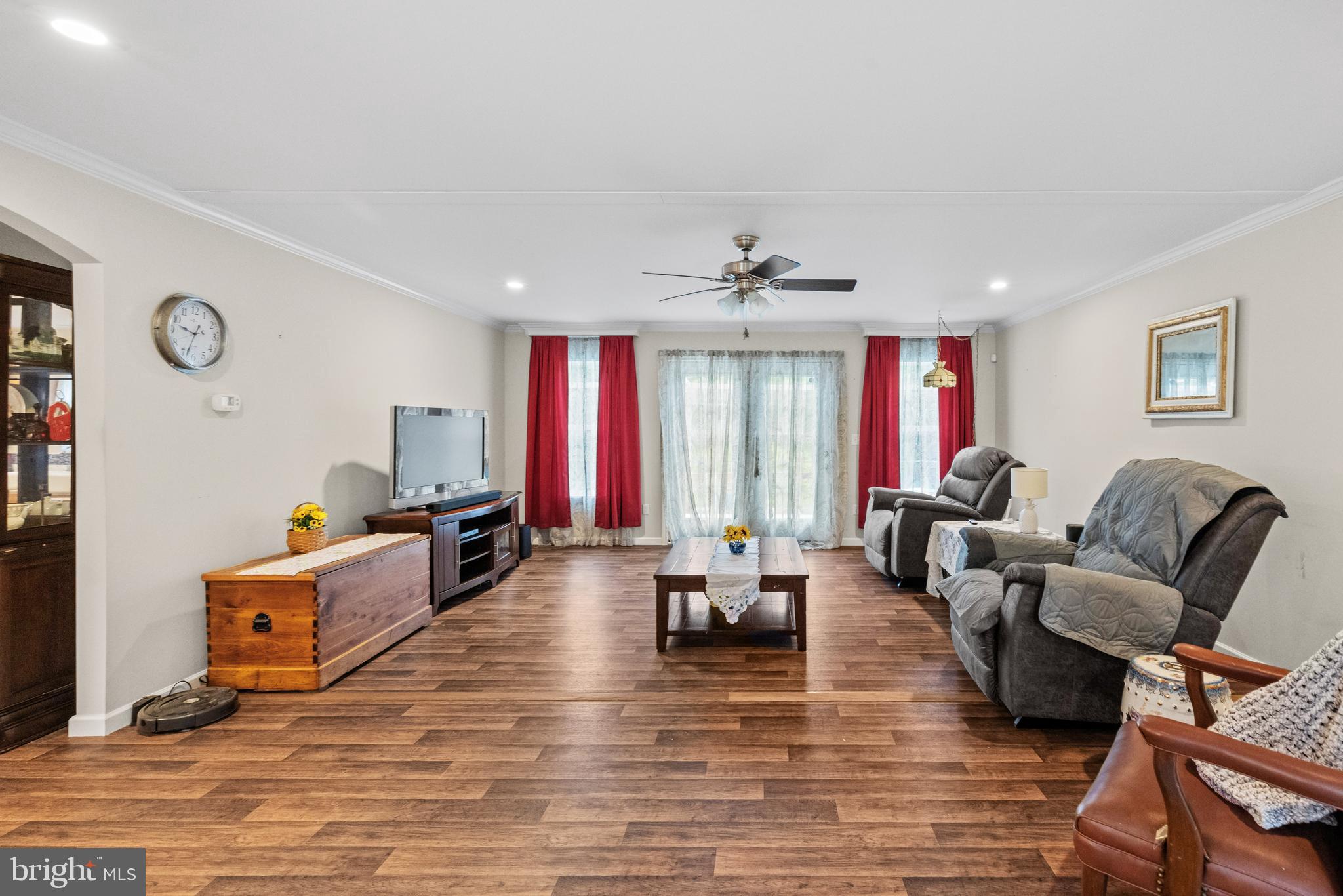 SHERMAN ESTATES - Residential