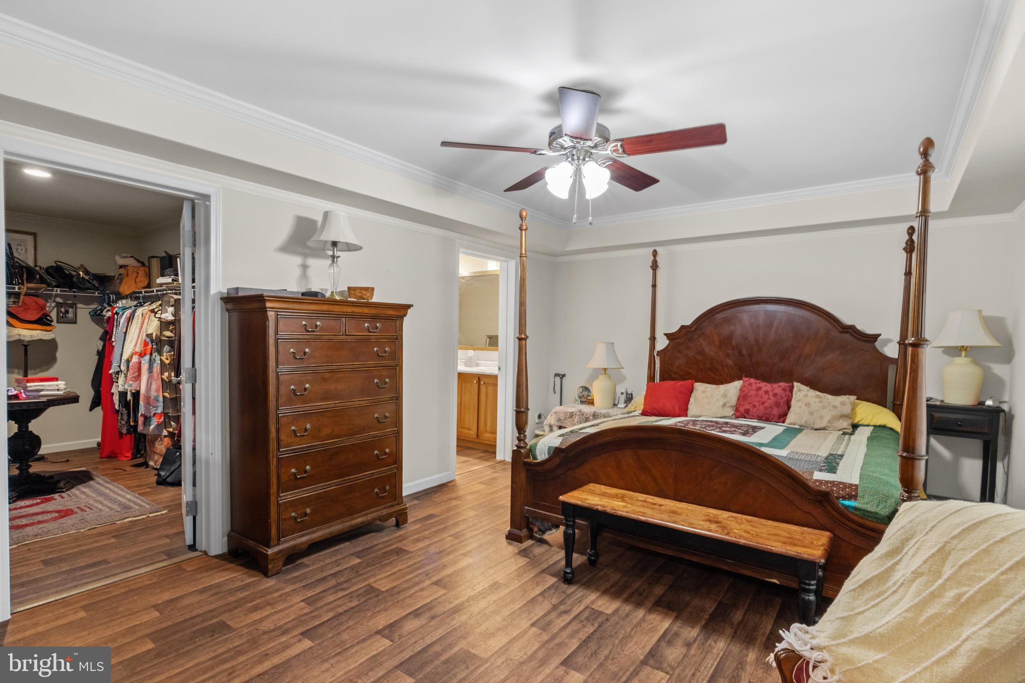 SHERMAN ESTATES - Residential