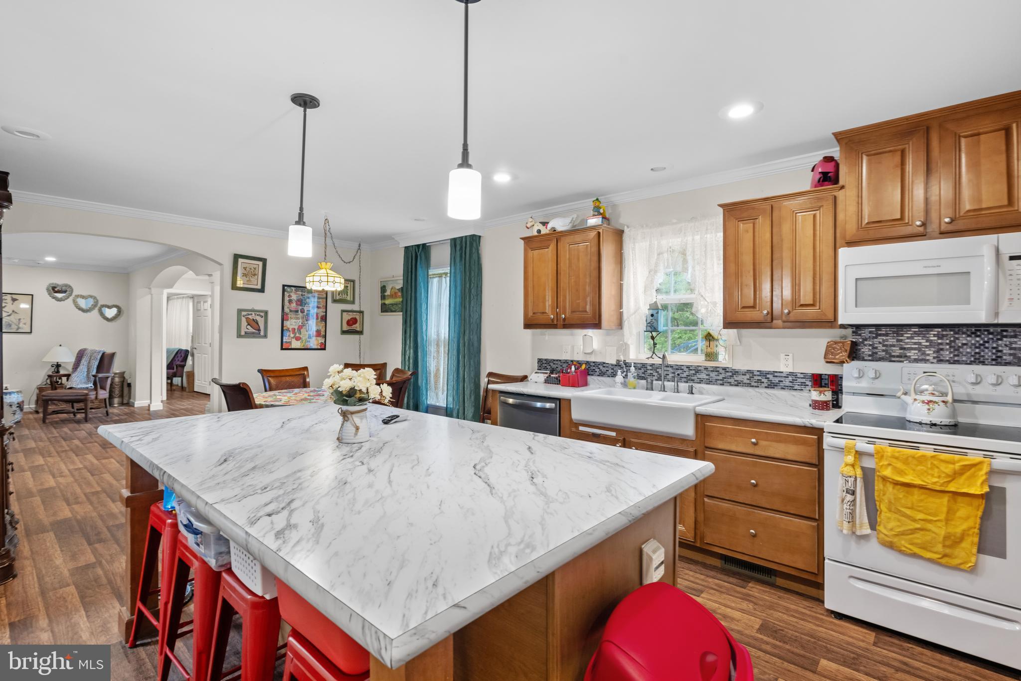 SHERMAN ESTATES - Residential