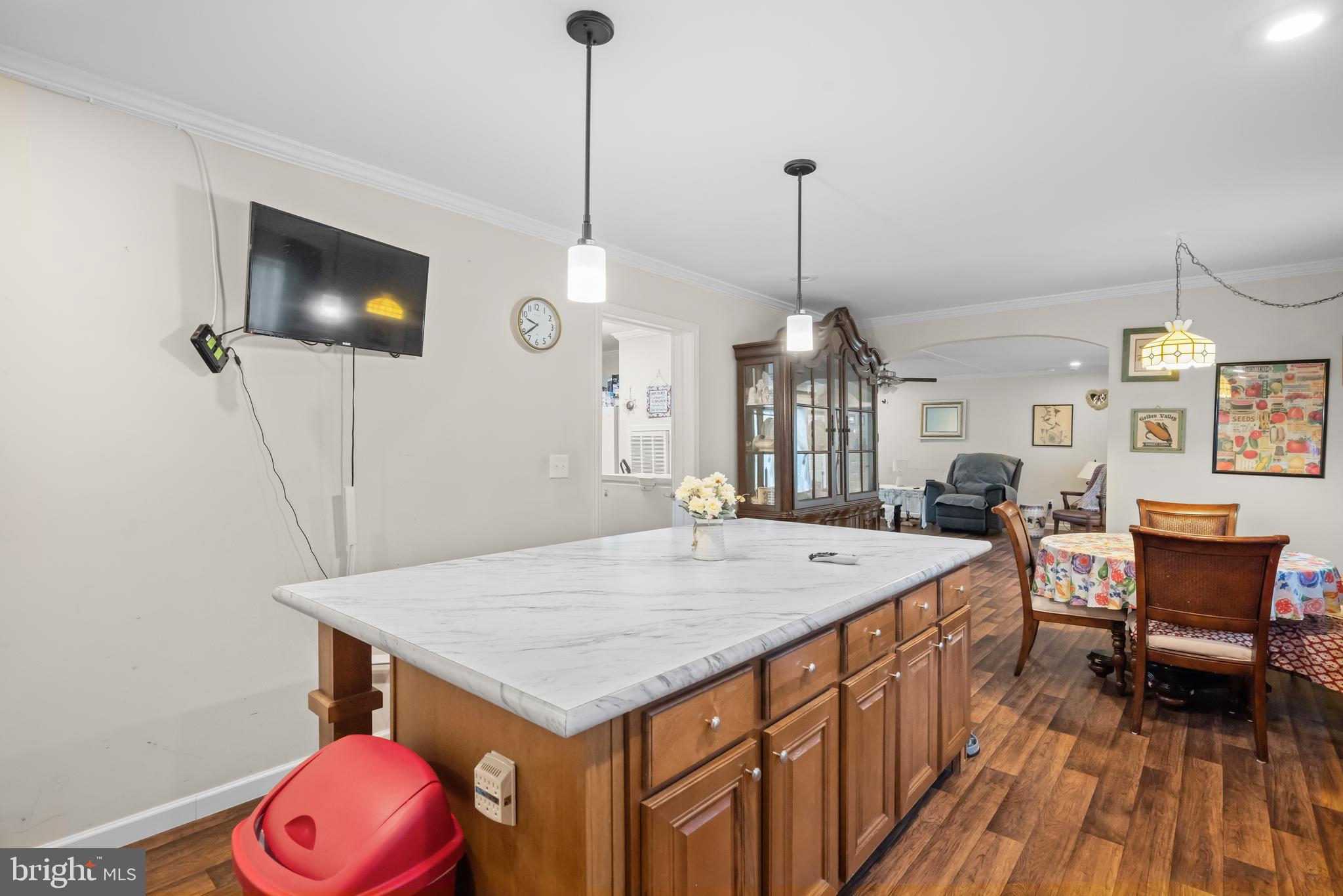 SHERMAN ESTATES - Residential