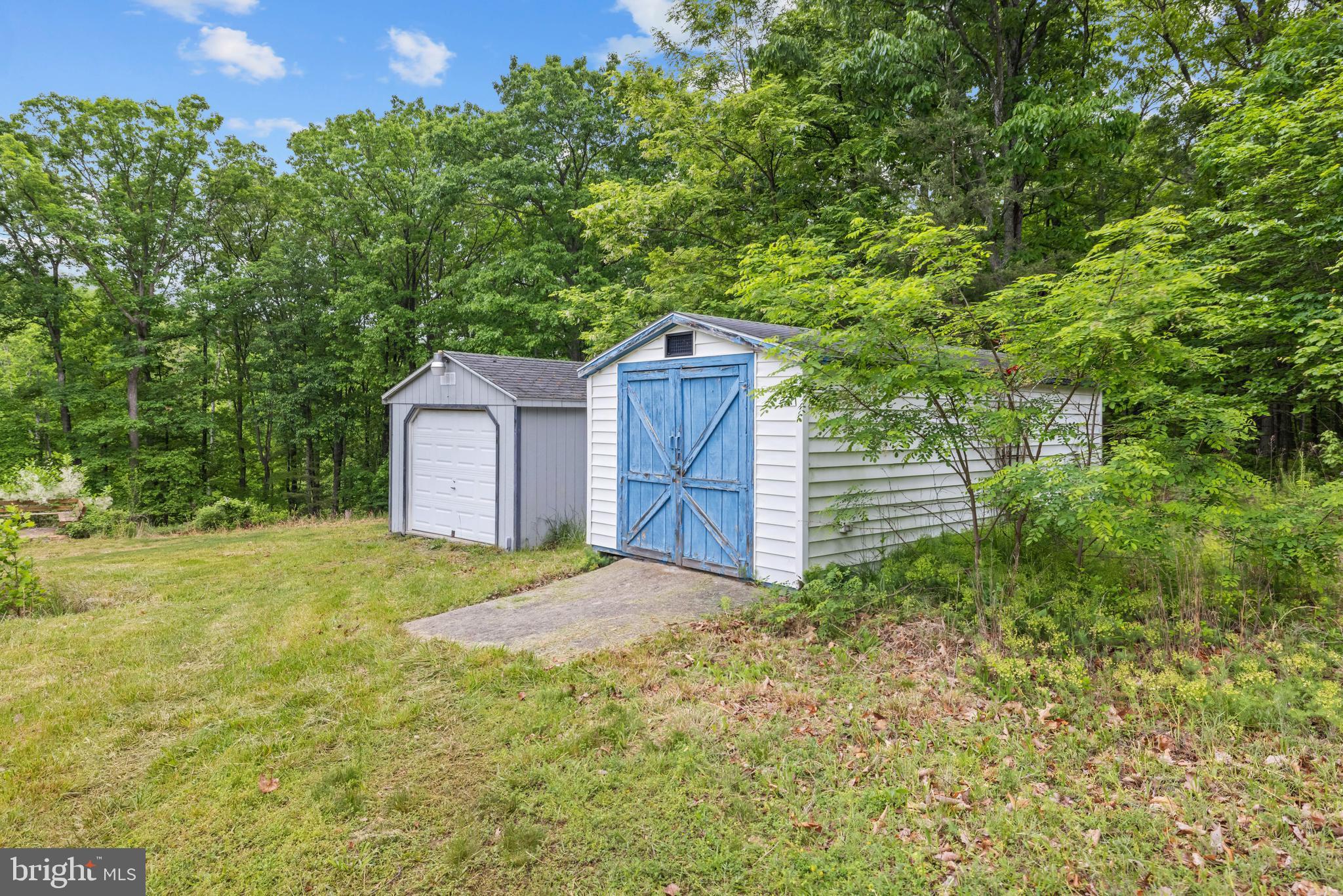 SHERMAN ESTATES - Residential