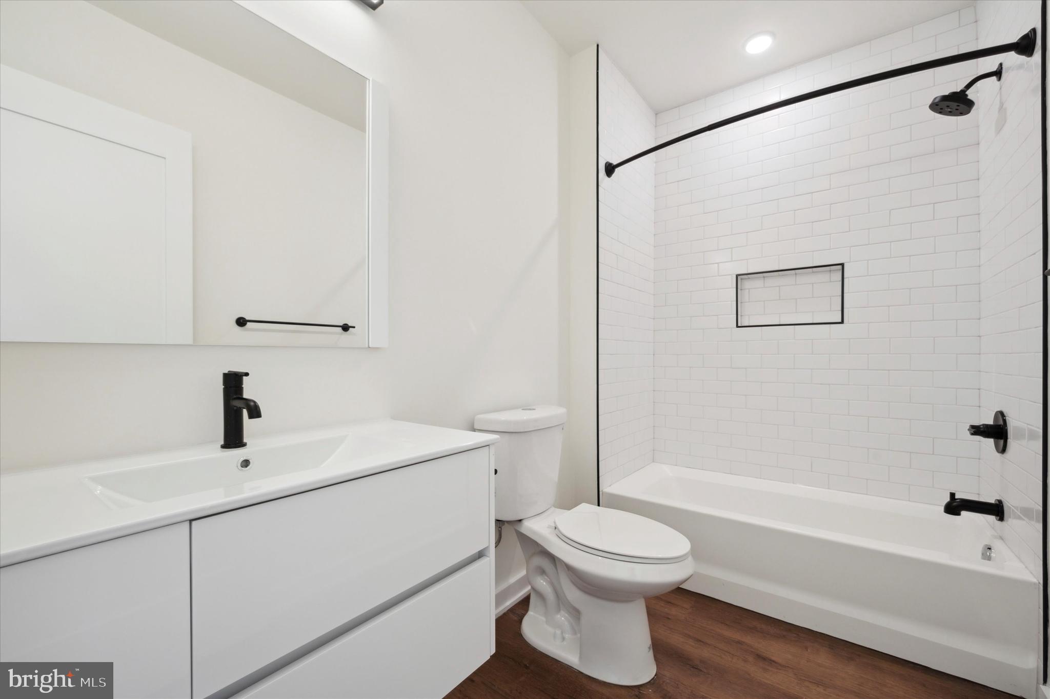 KENSINGTON - Residential Lease