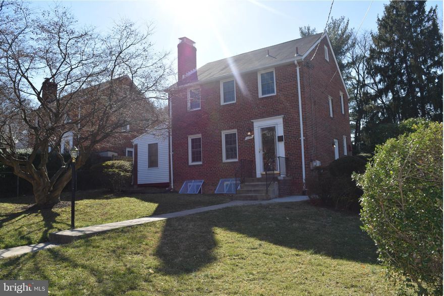 AMAZING RENTAL OPPORTUNITY IN SILVER SPRING!!! THIS BEAUTIFUL BRICK FRONT PROPERTY FEATURES A RENOVATED KITCHEN W/ BREAKFAST BAR, SPACIOUS BACKYARD, BUILT-IN BOOKCASE, SEPARATE DINNING ROOM, 4 BEDROOMS, AND 2 BATHS. CLOSE TO ALL MAJOR HIGHWAYS, ENTERTAINMENT, FOOD, METRO, AND LOCAL HOSPITAL!!! 10 MINUTES OUTSIDE OF DC. CONTACT LISTING AGENT FOR ALL SHOWINGS!!!