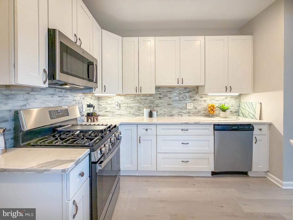 THE VILLAS AT REGE - Residential