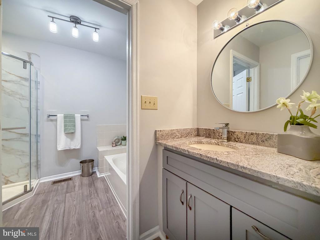 THE VILLAS AT REGE - Residential