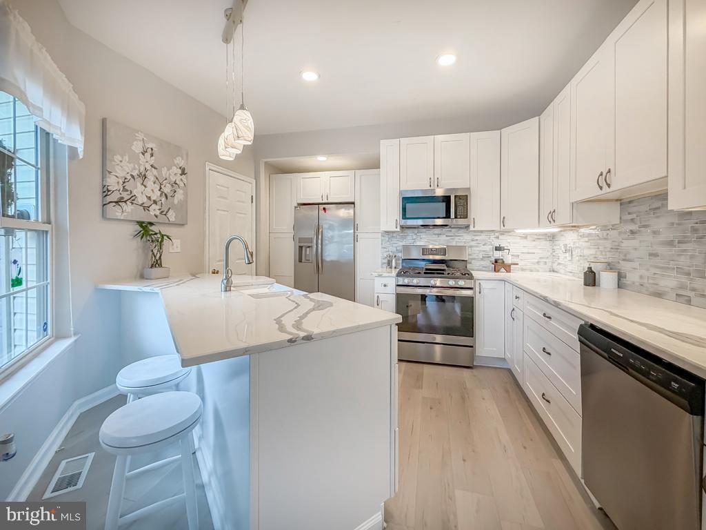 THE VILLAS AT REGE - Residential