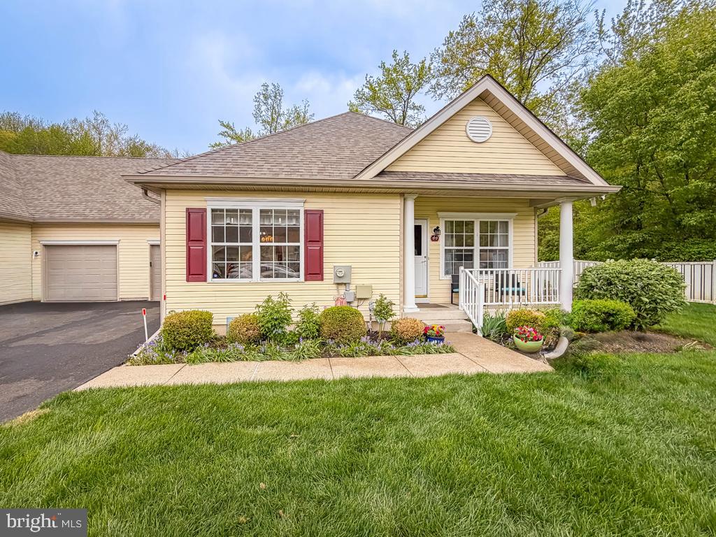 THE VILLAS AT REGE - Residential