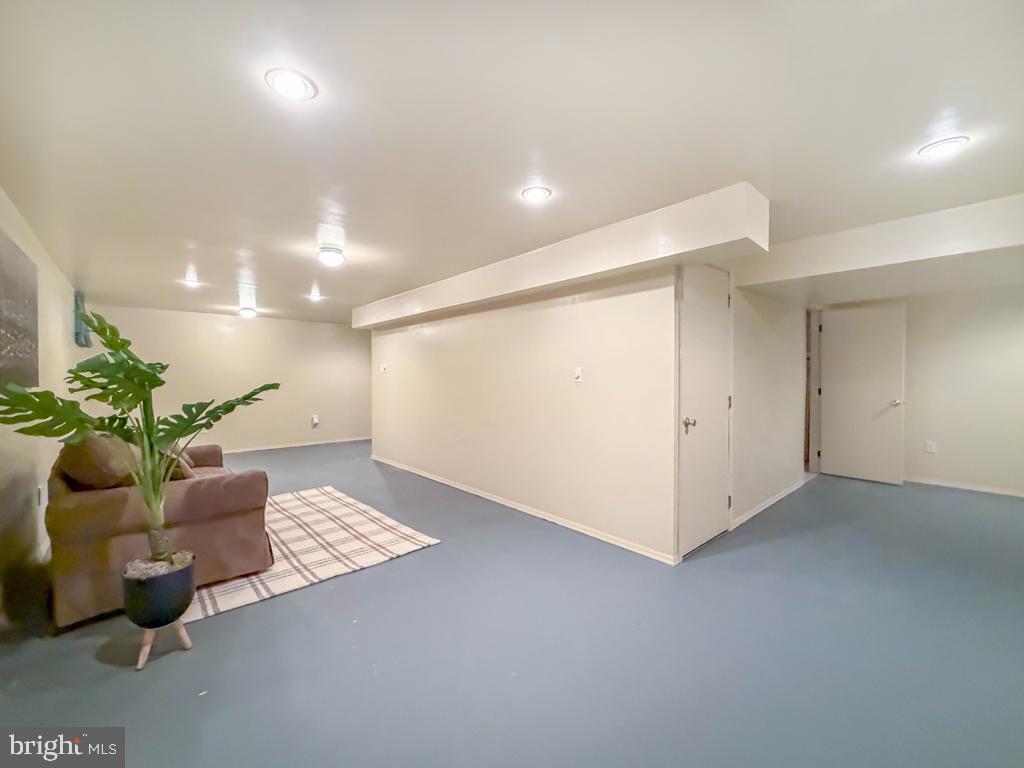 THE VILLAS AT REGE - Residential