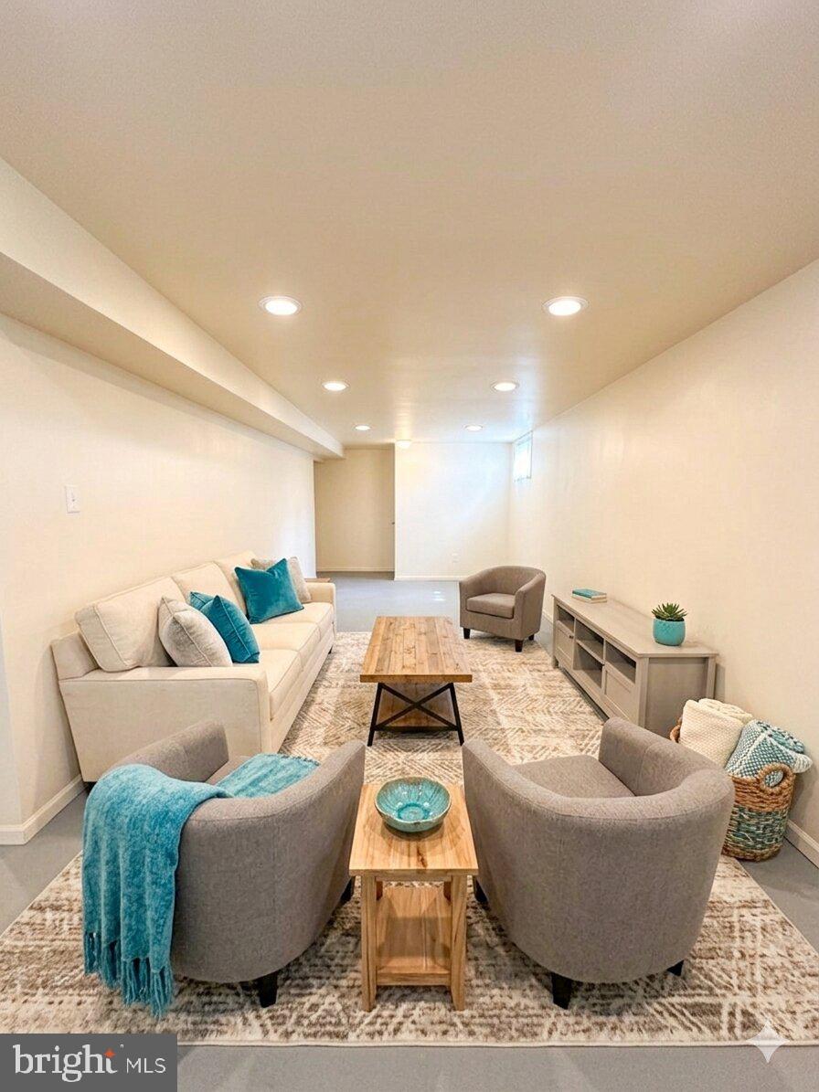 THE VILLAS AT REGE - Residential