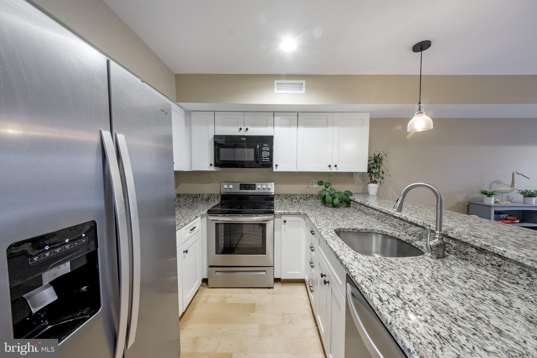 QUEENS LANDING - Residential