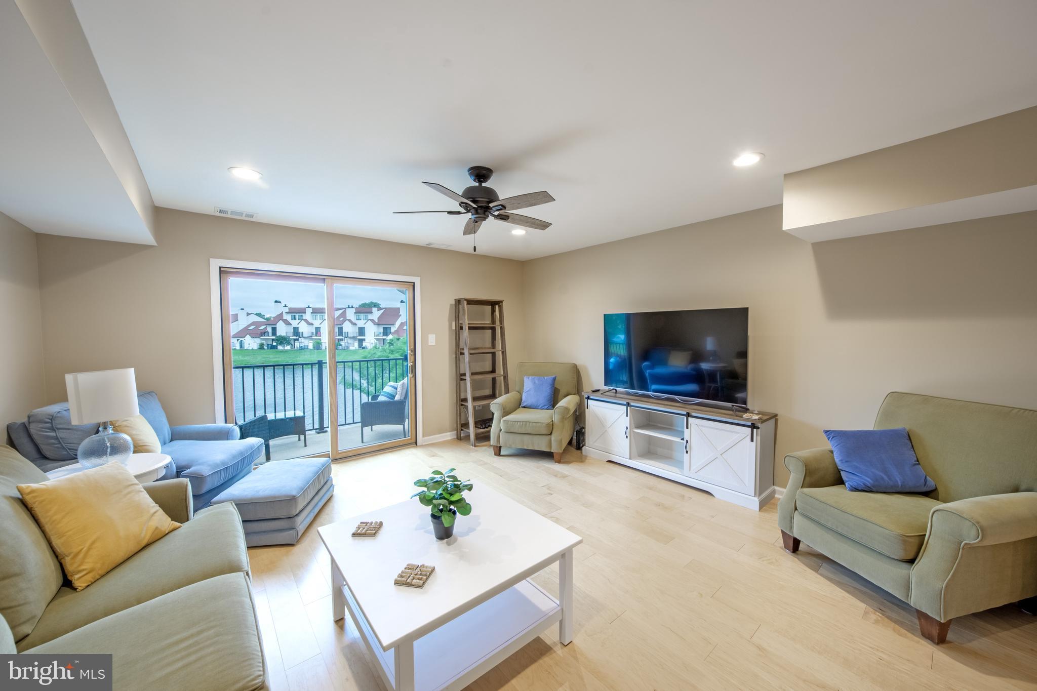 QUEENS LANDING - Residential