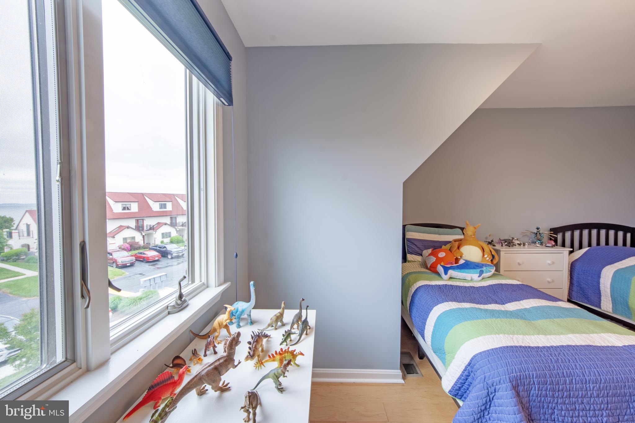 QUEENS LANDING - Residential