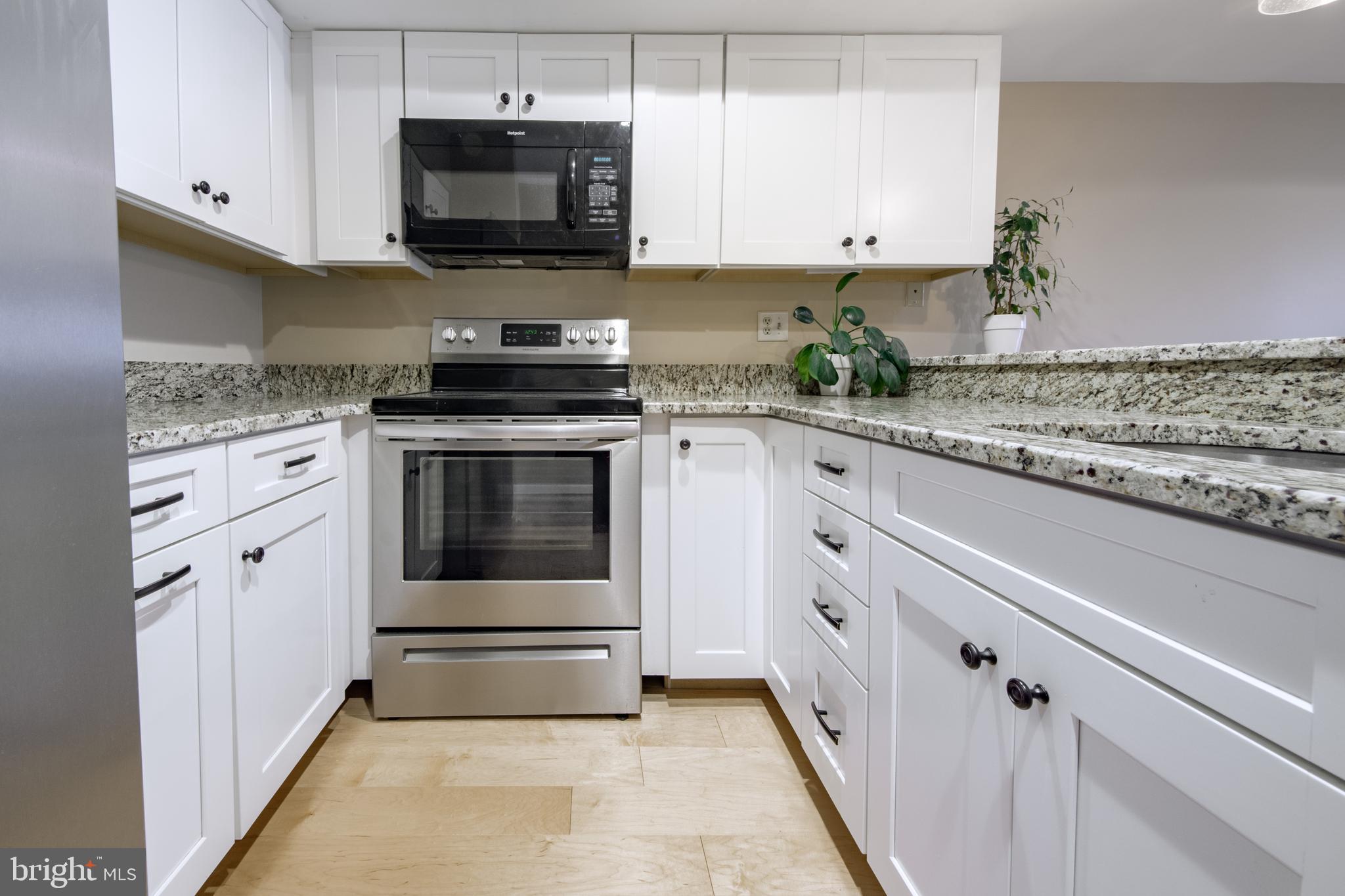 QUEENS LANDING - Residential