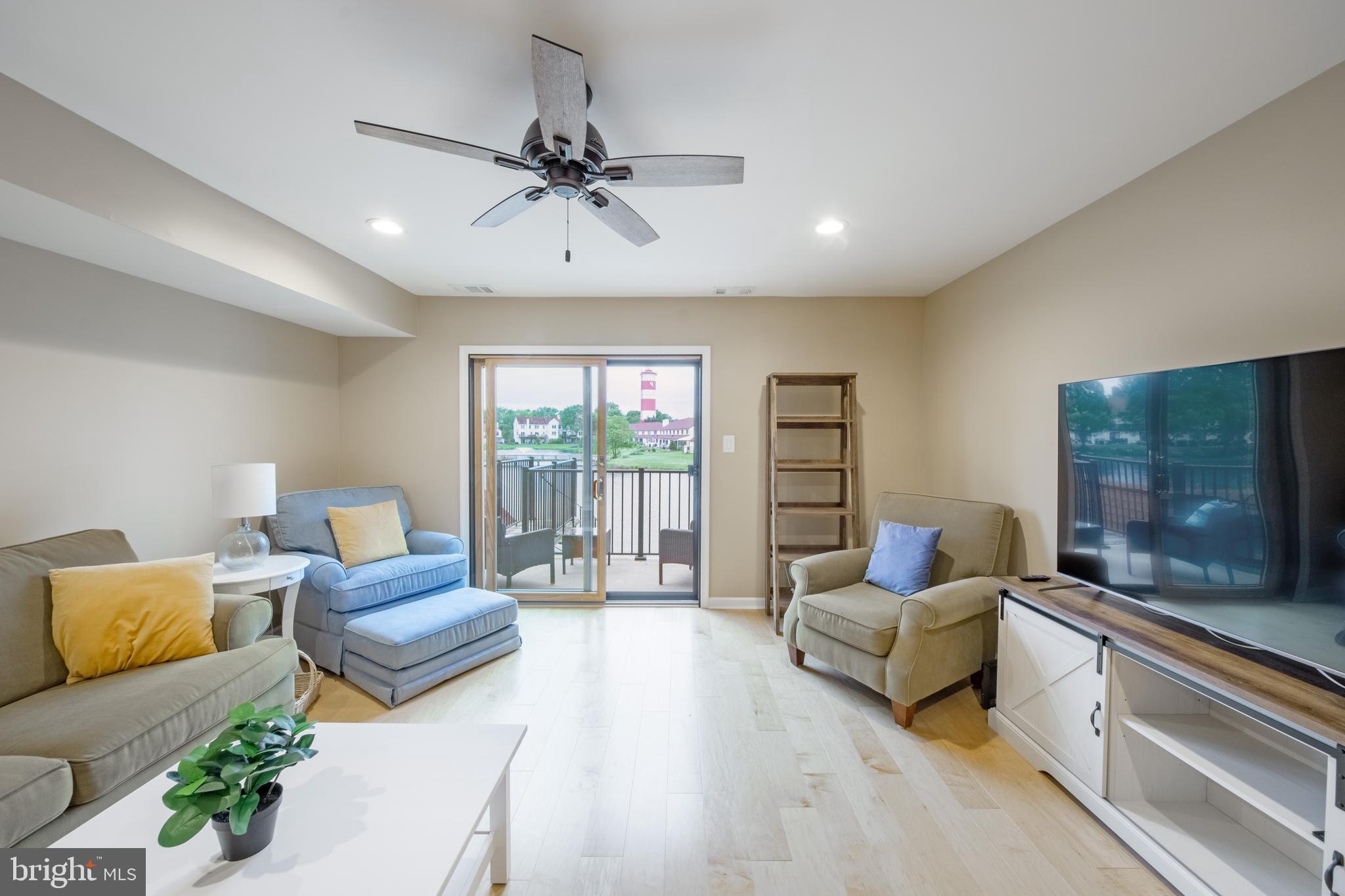 QUEENS LANDING - Residential