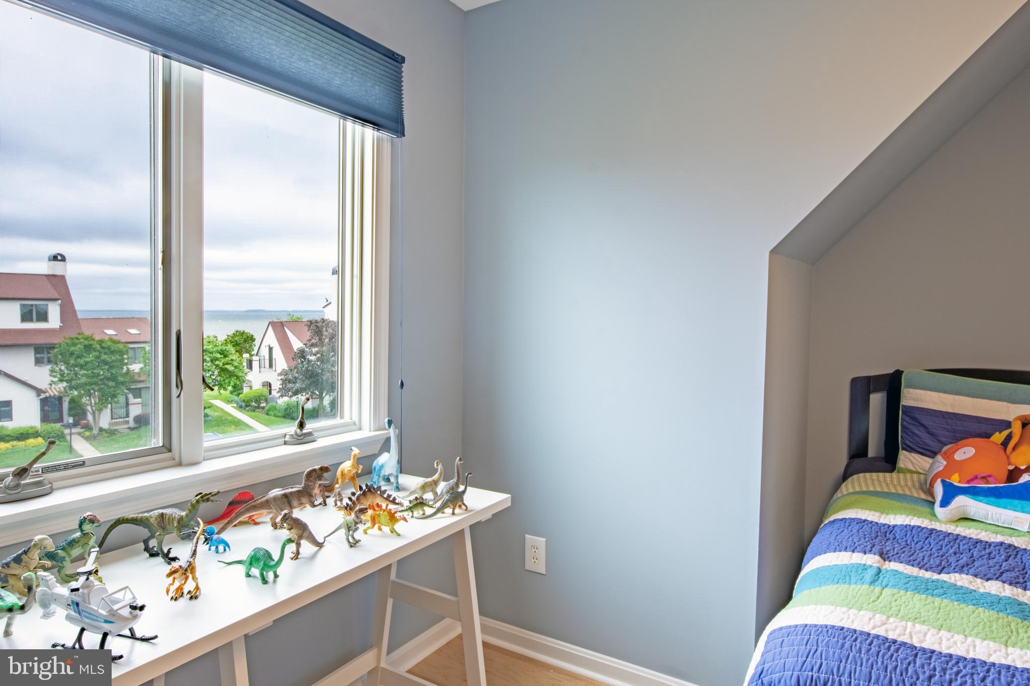 QUEENS LANDING - Residential