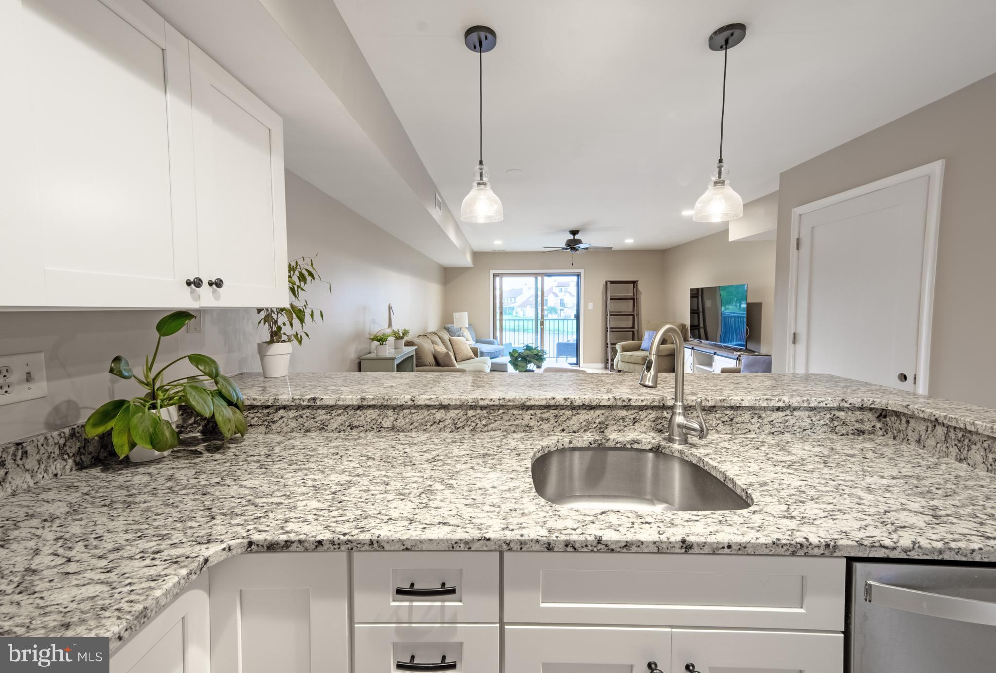 QUEENS LANDING - Residential