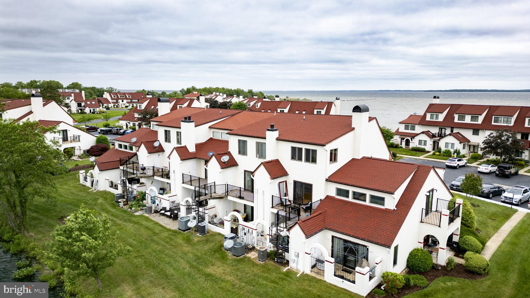 QUEENS LANDING - Residential