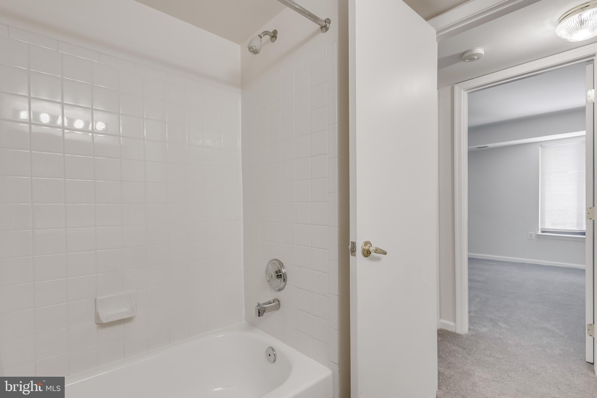 GREENBRIAR CONDO - Residential Lease